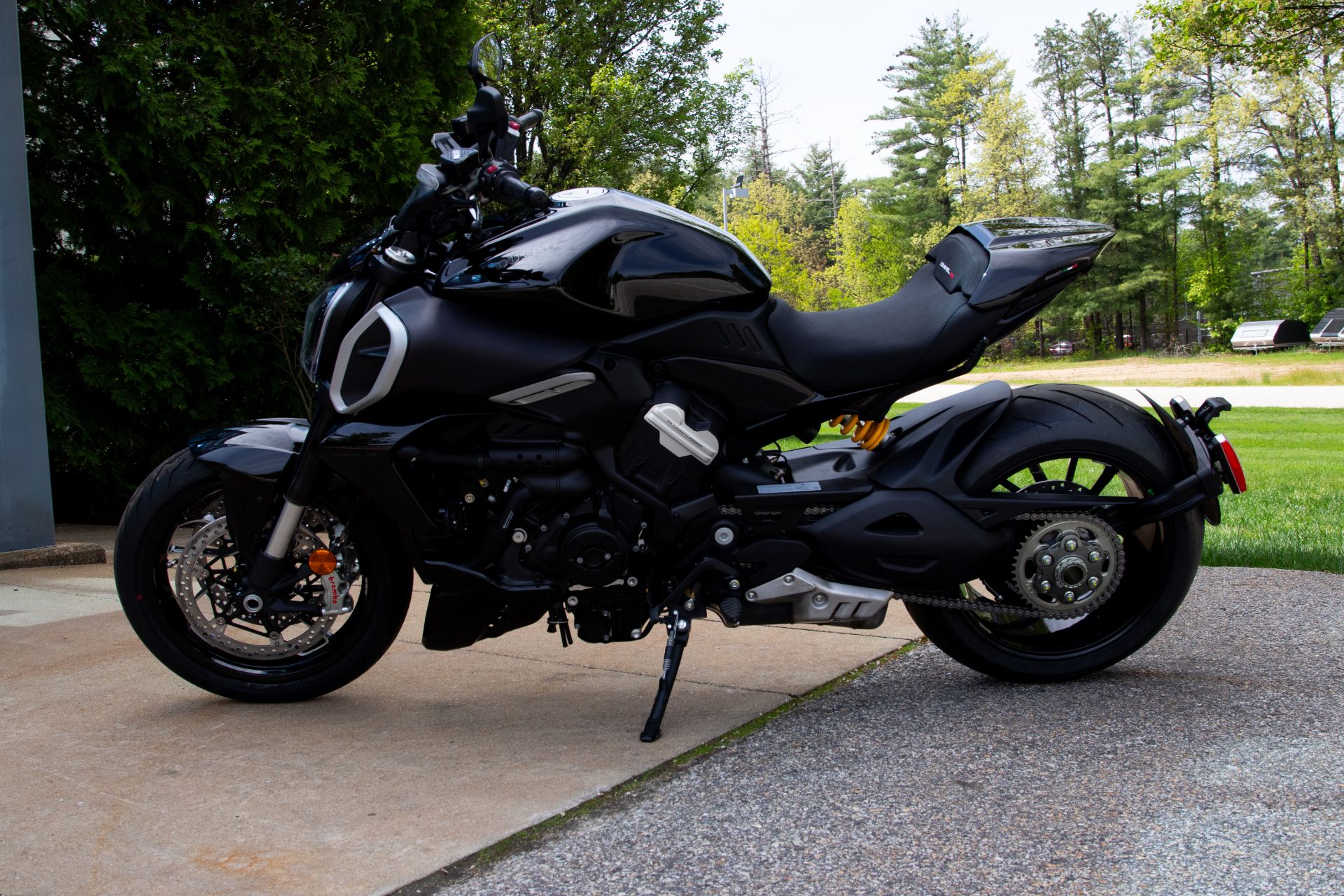 2024 Ducati Diavel V4 in Concord, New Hampshire - Photo 5