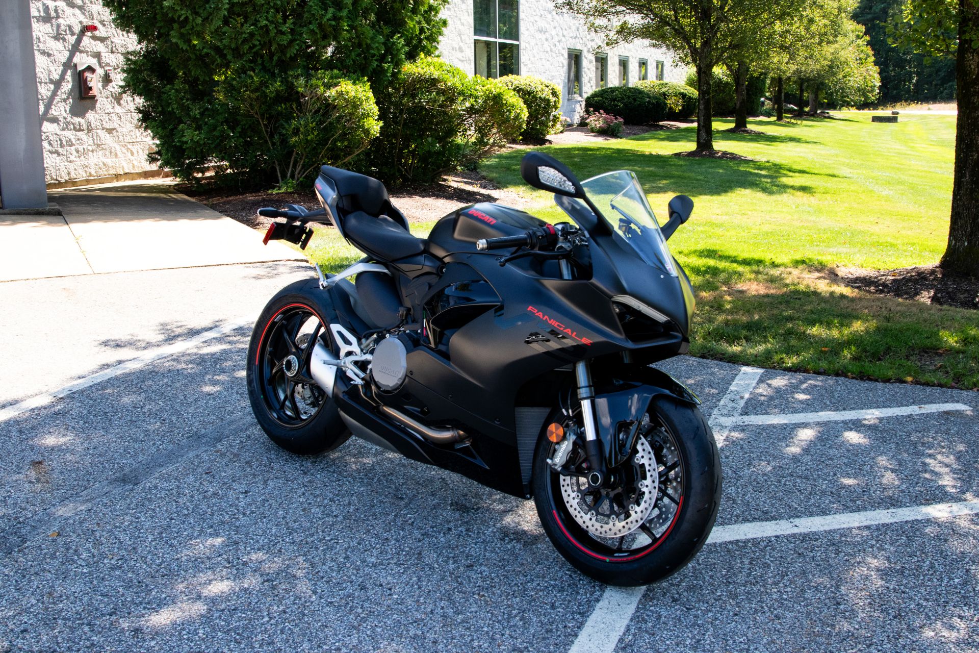 2025 Ducati Panigale V2 in Concord, New Hampshire - Photo 2