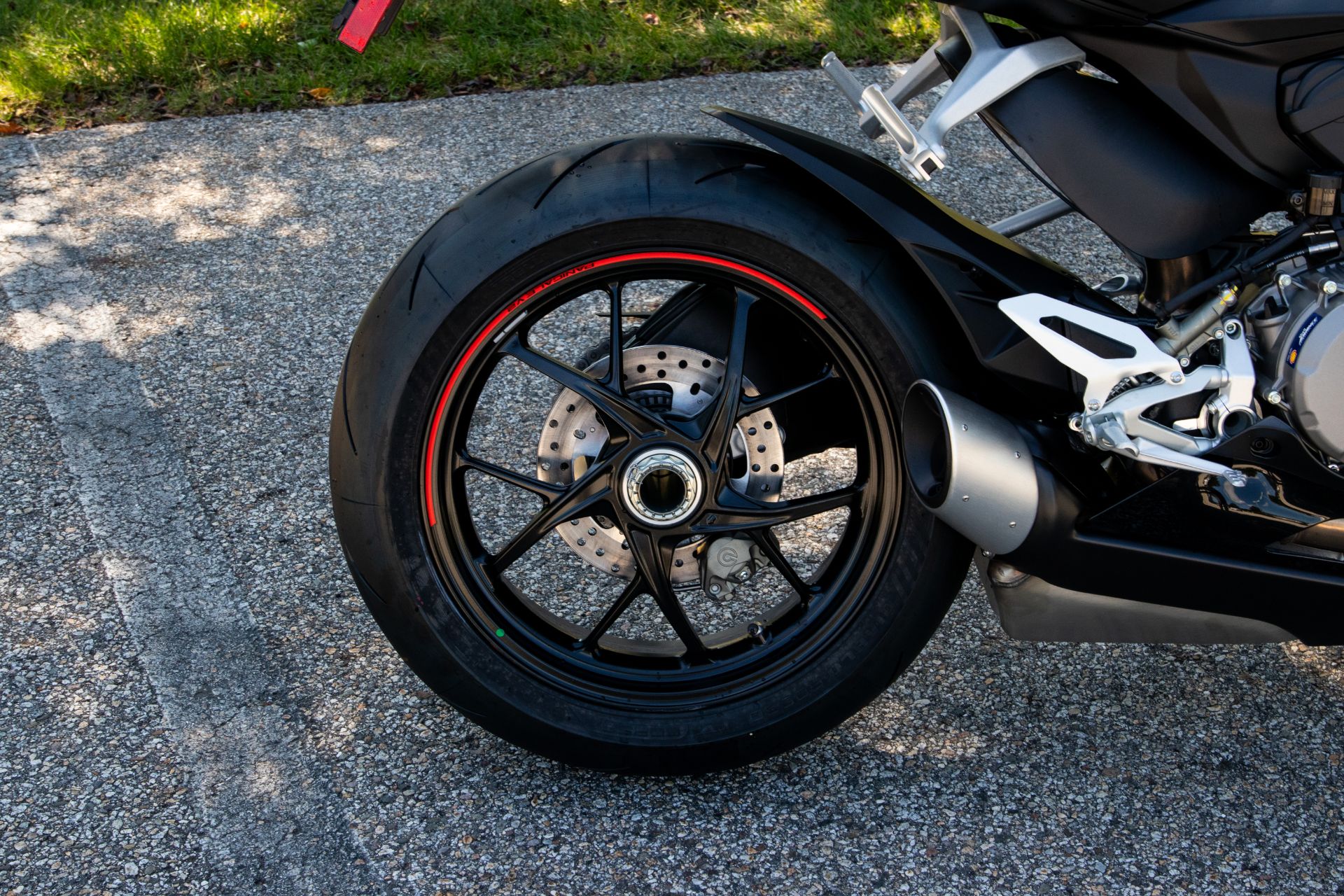 2025 Ducati Panigale V2 in Concord, New Hampshire - Photo 9