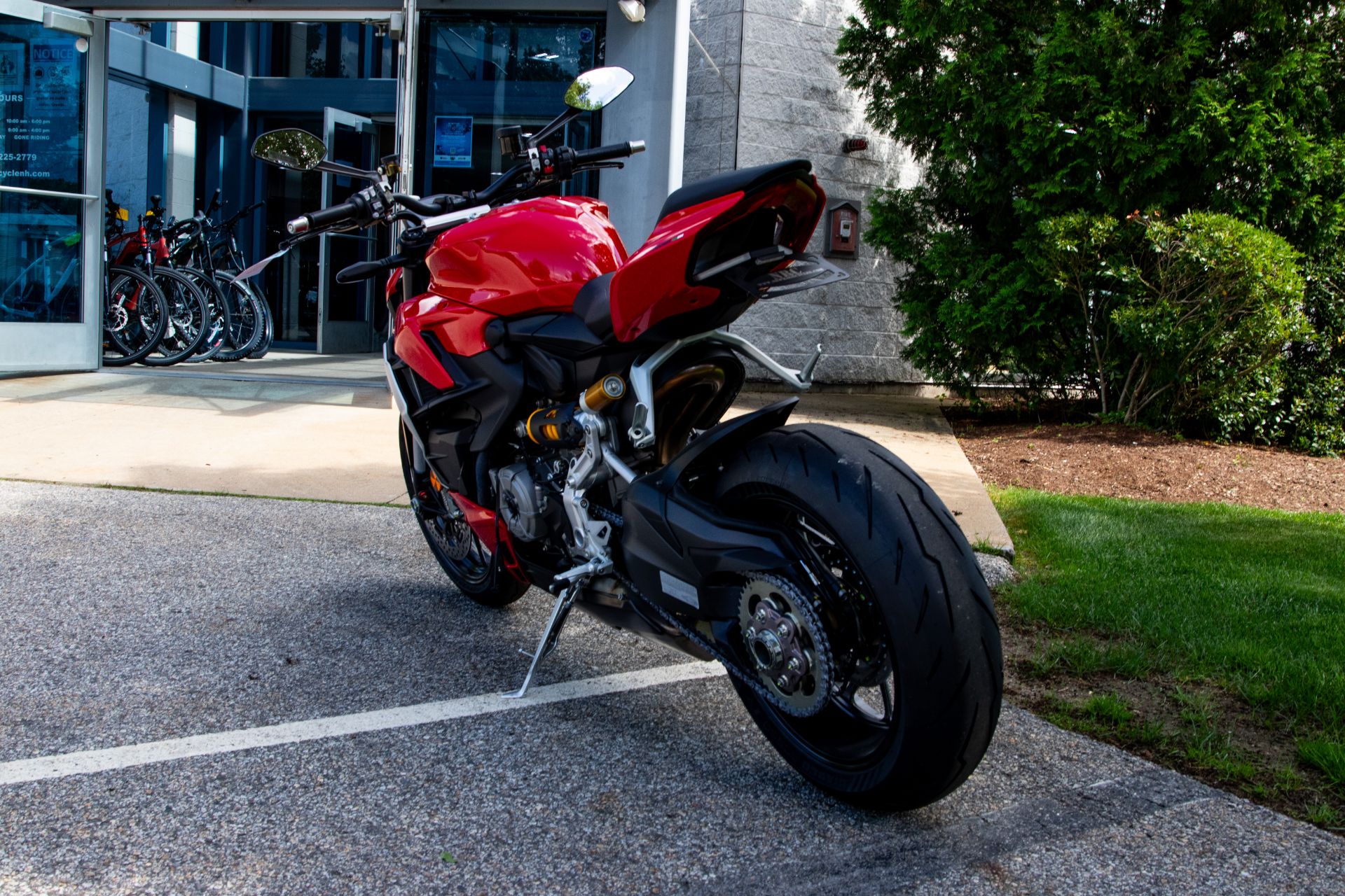 2024 Ducati Streetfighter V2 in Concord, New Hampshire - Photo 8