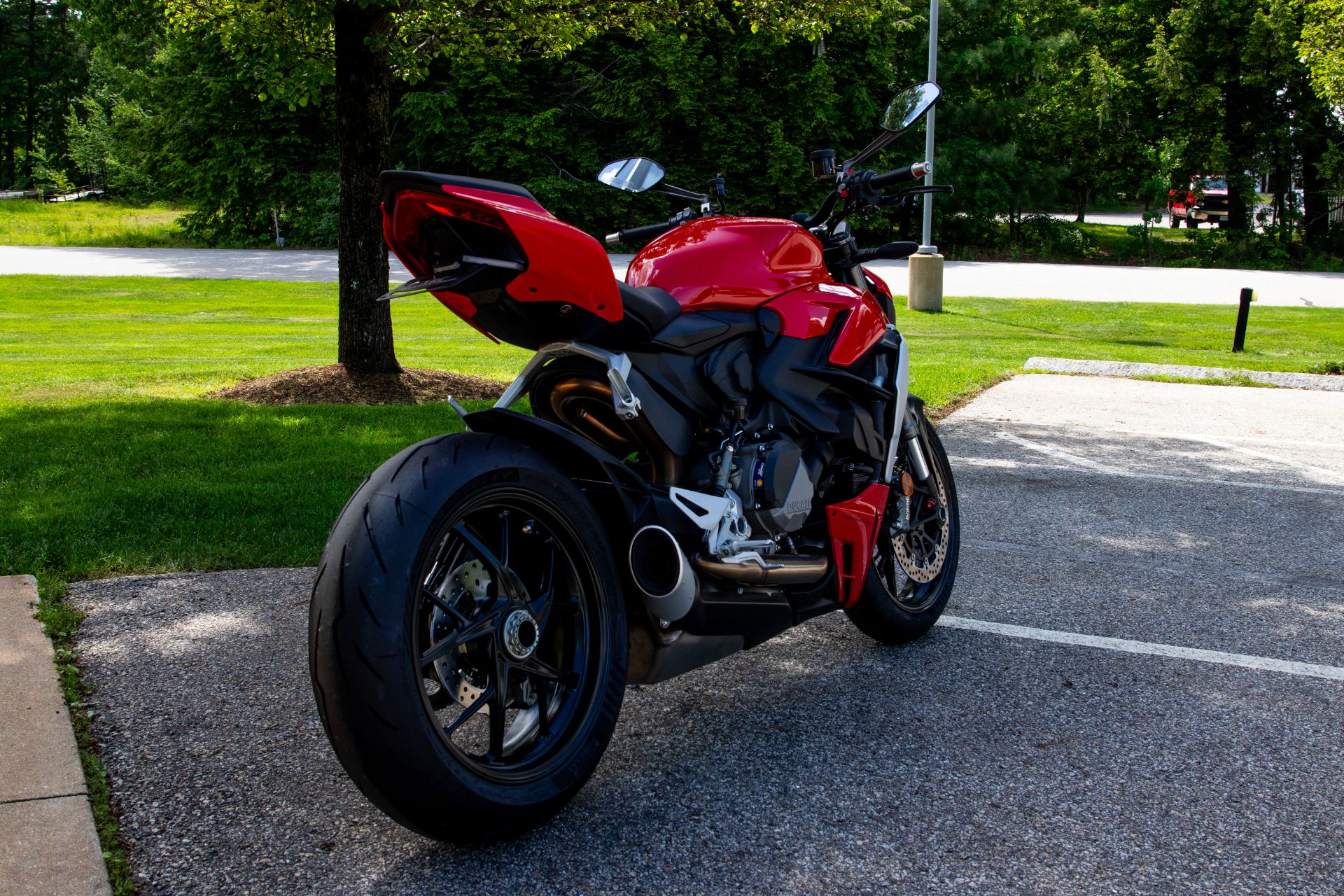 2024 Ducati Streetfighter V2 in Concord, New Hampshire - Photo 10