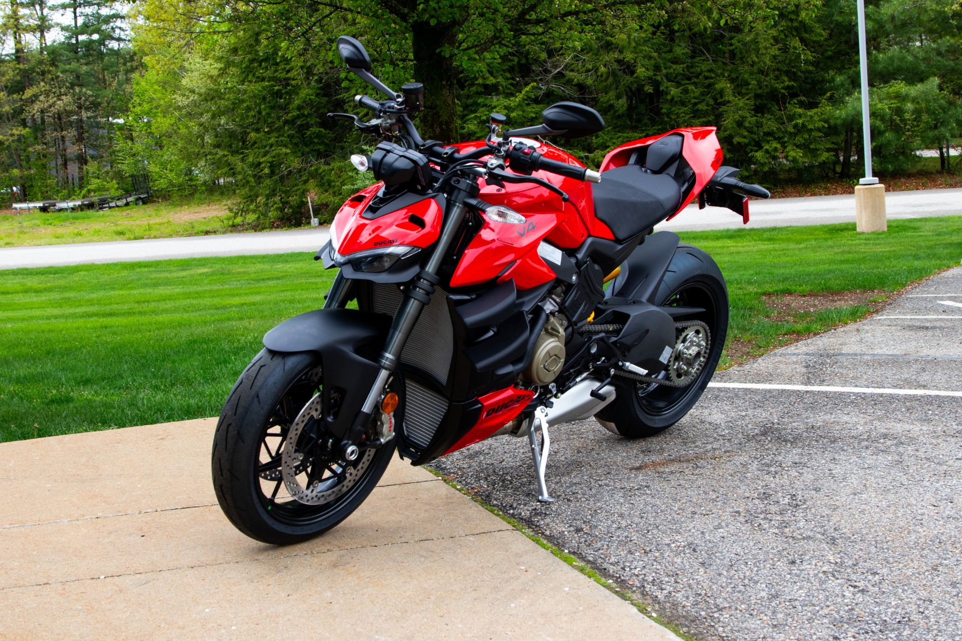 2024 Ducati Streetfighter V4 in Concord, New Hampshire - Photo 5