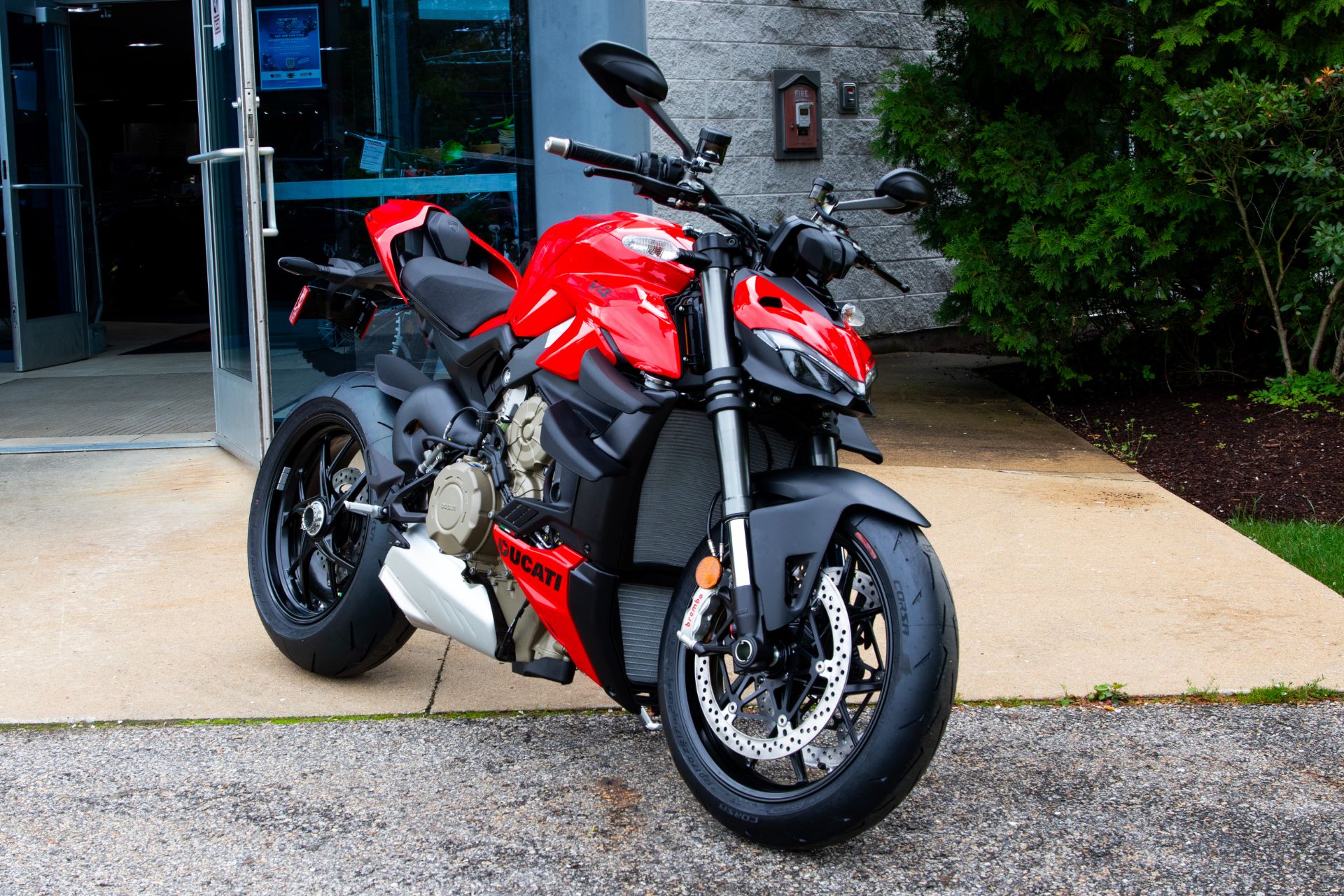 2024 Ducati Streetfighter V4 in Concord, New Hampshire - Photo 15