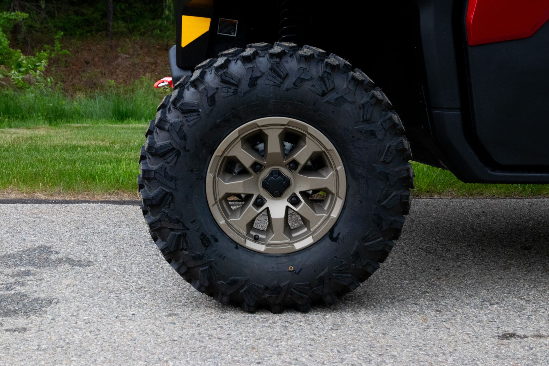 2024 Can-Am Defender Limited in Concord, New Hampshire - Photo 13