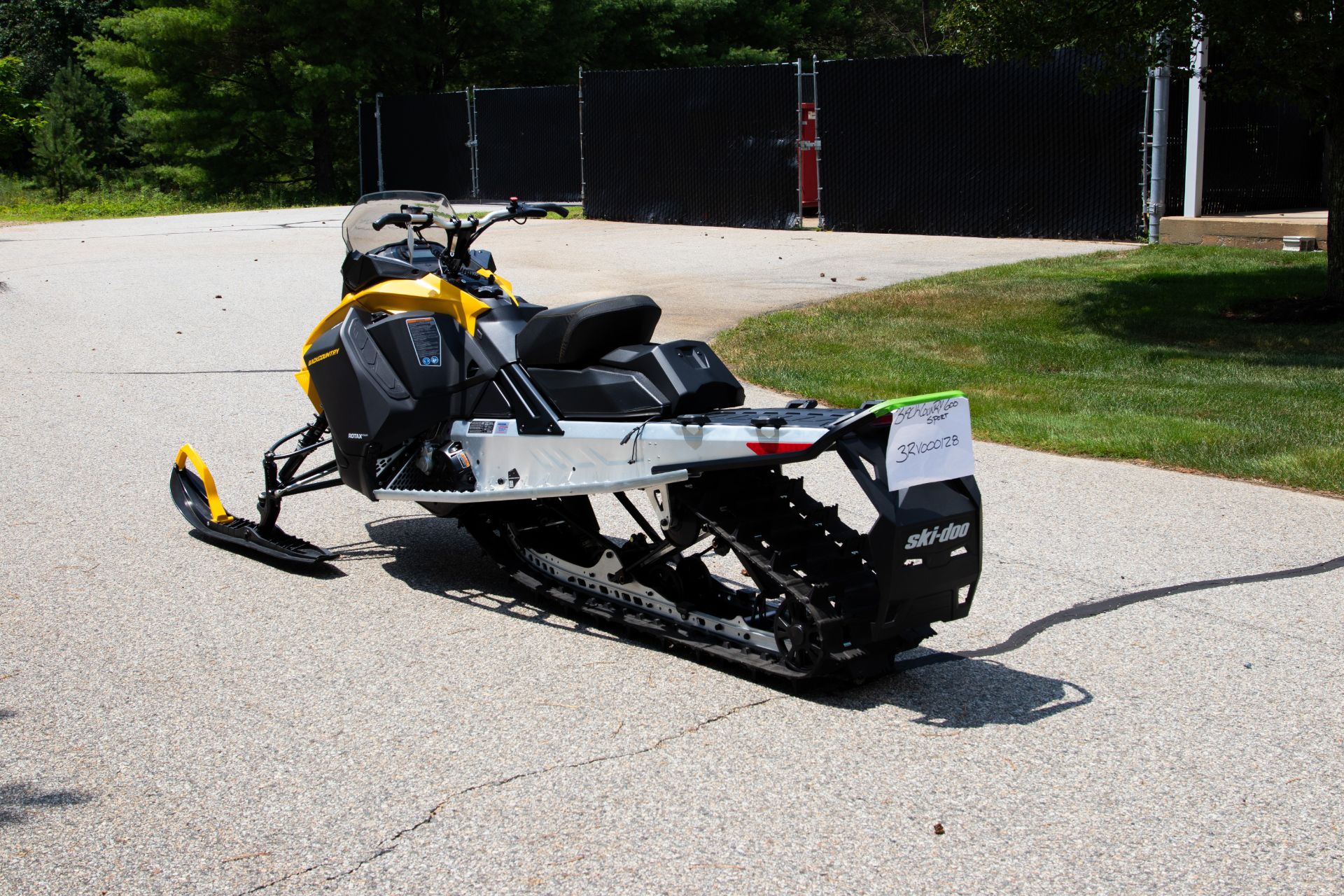 2024 Ski-Doo Backcountry Sport 600 EFI ES PowderMax 2.0 in Concord, New Hampshire - Photo 6