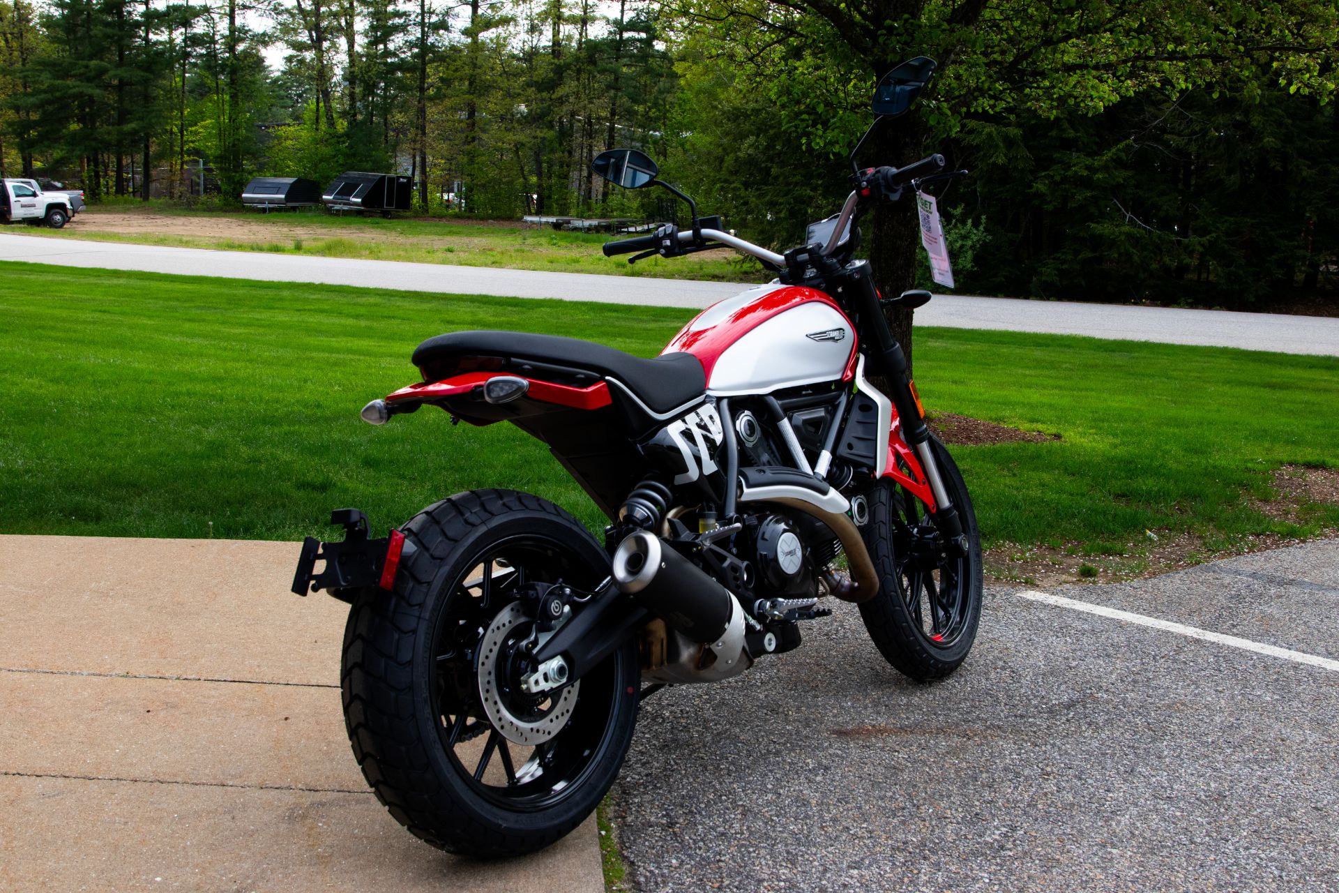 2024 Ducati Scrambler Icon in Concord, New Hampshire - Photo 10