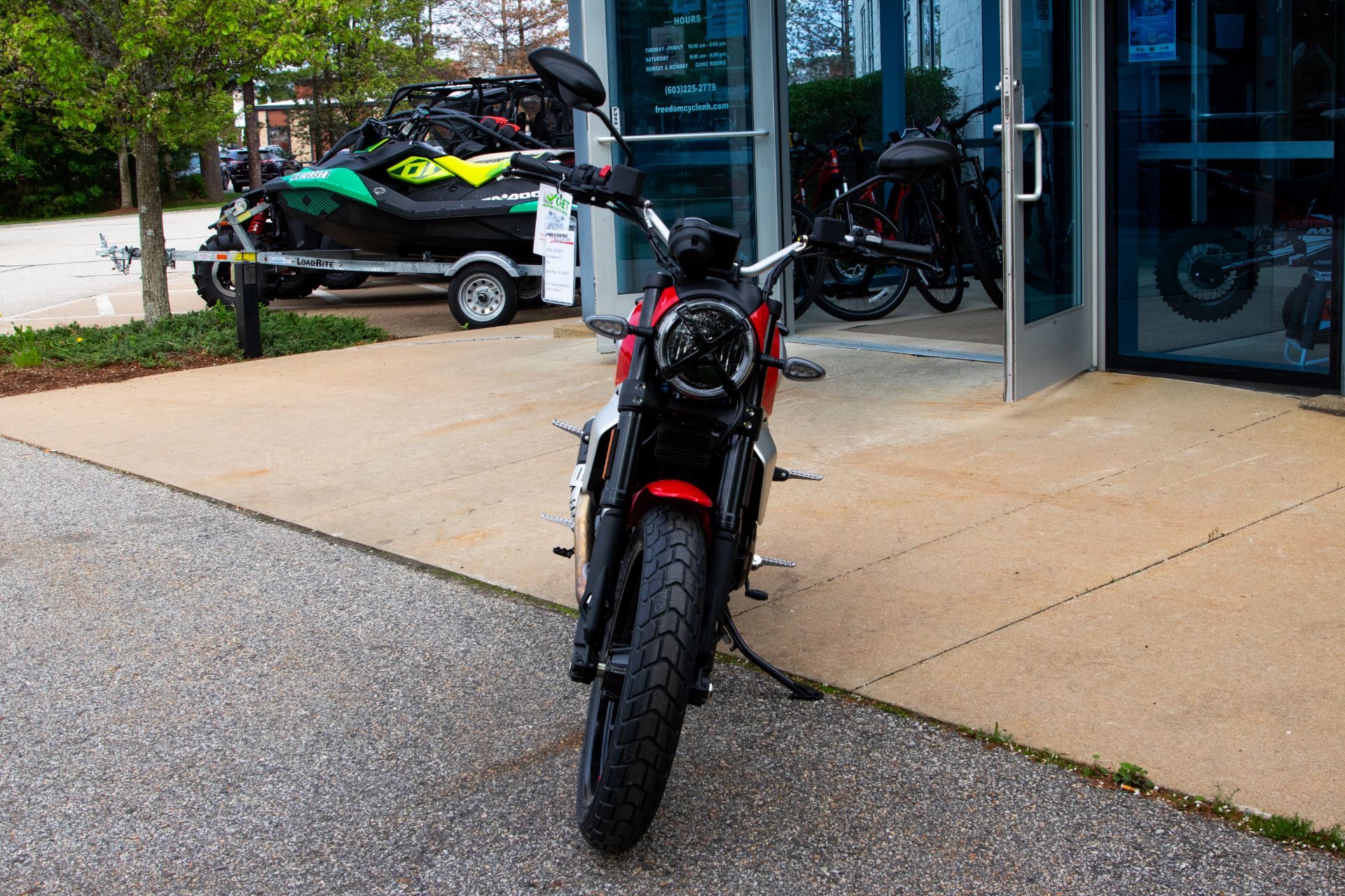 2024 Ducati Scrambler Icon in Concord, New Hampshire - Photo 12