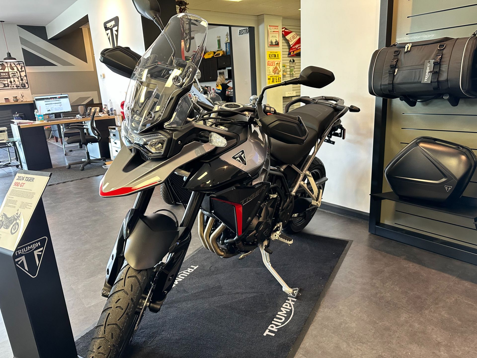 2024 Triumph Tiger 900 GT in Pensacola, Florida - Photo 2