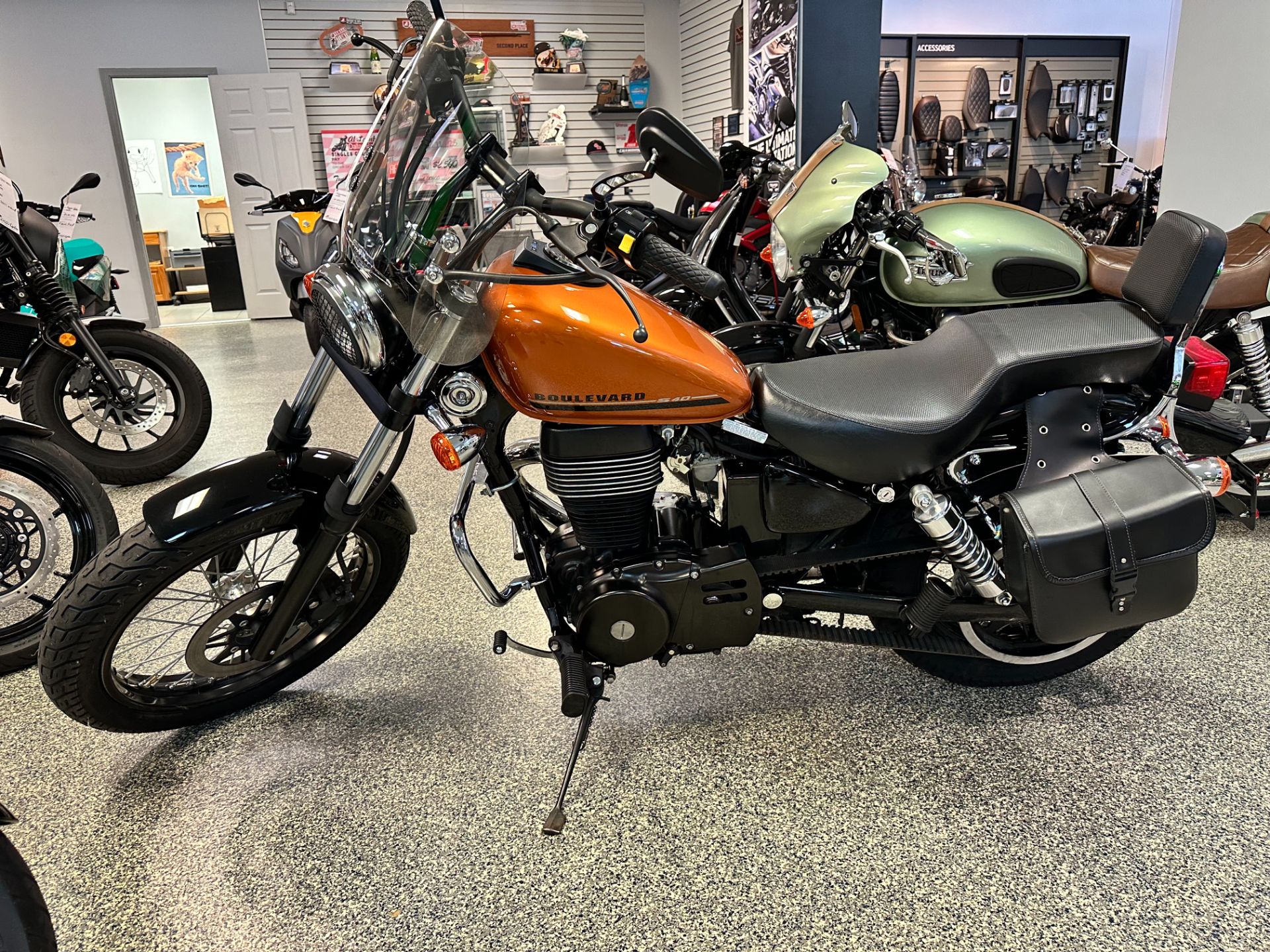 2017 Suzuki Boulevard S40 in Pensacola, Florida - Photo 1