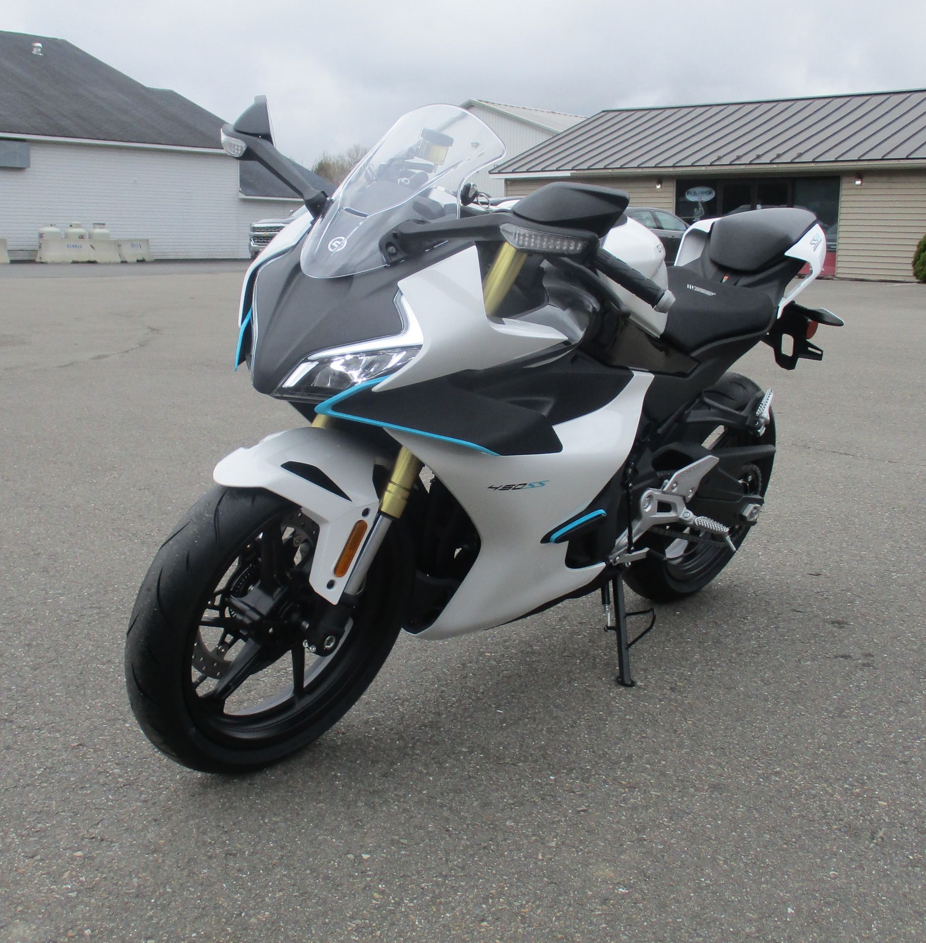 2024 CFMOTO 450SS in Newport, Maine - Photo 3