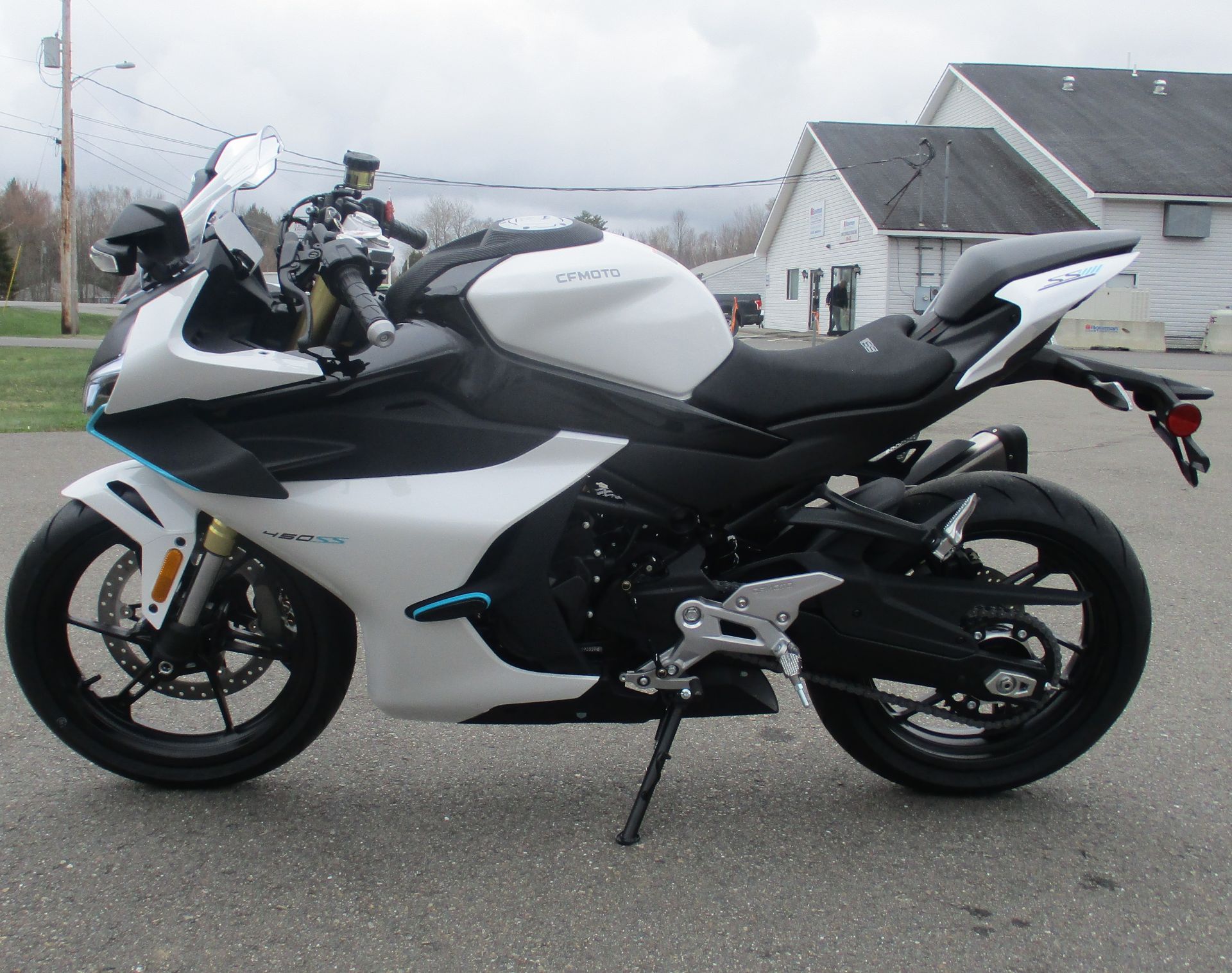 2024 CFMOTO 450SS in Newport, Maine - Photo 4