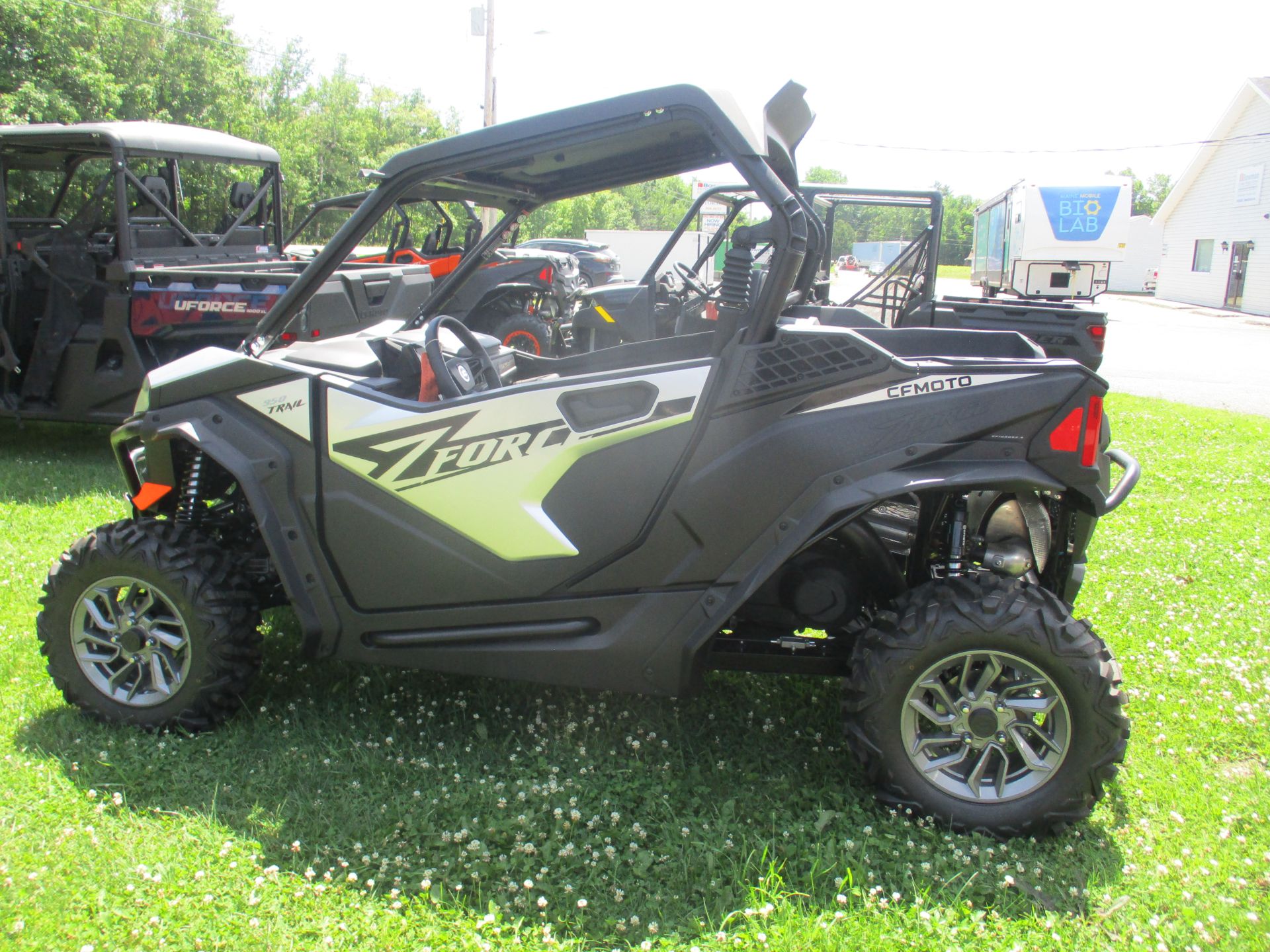 2023 CFMOTO ZForce 950 Trail in Newport, Maine - Photo 2