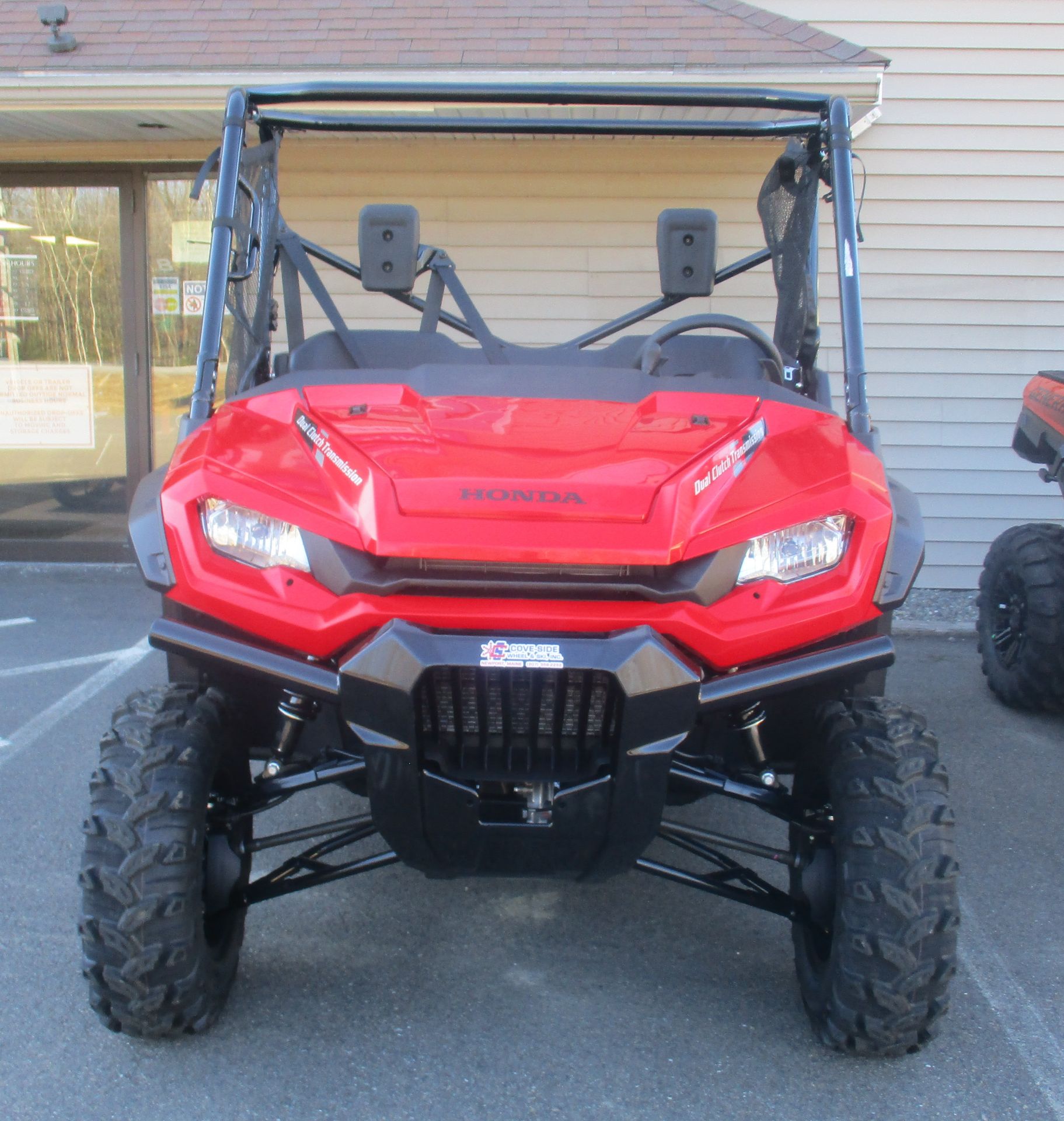 2023 Honda Pioneer 1000 Deluxe in Newport, Maine - Photo 3