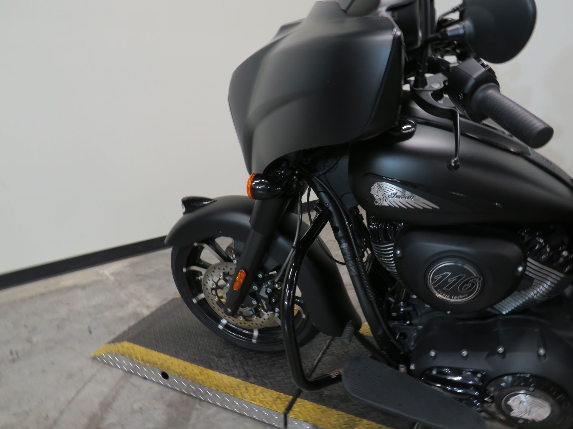 2020 Indian Chieftain® Dark Horse® in Fort Worth, Texas - Photo 17