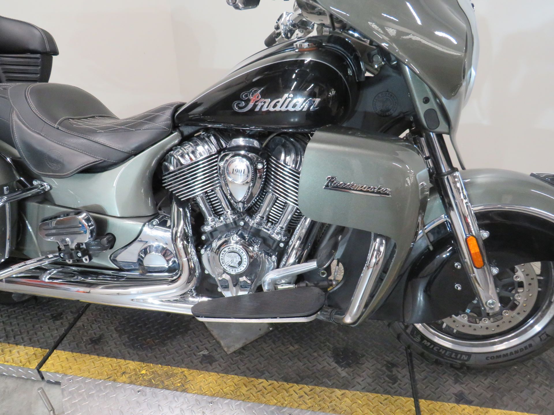 2021 Indian Roadmaster® in Fort Worth, Texas - Photo 12