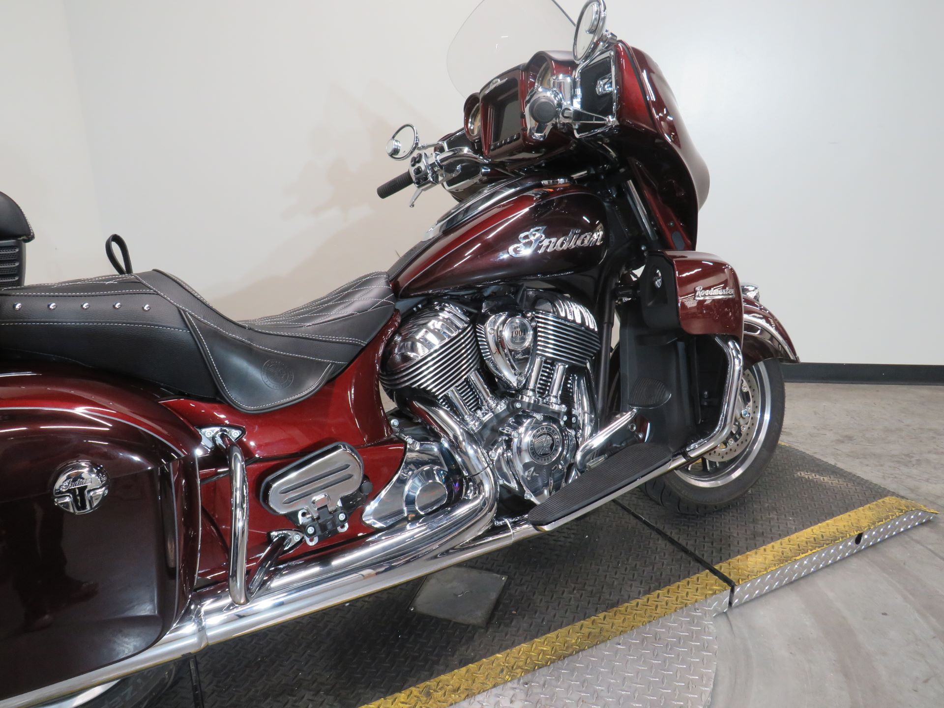 2022 Indian Roadmaster® in Fort Worth, Texas - Photo 12