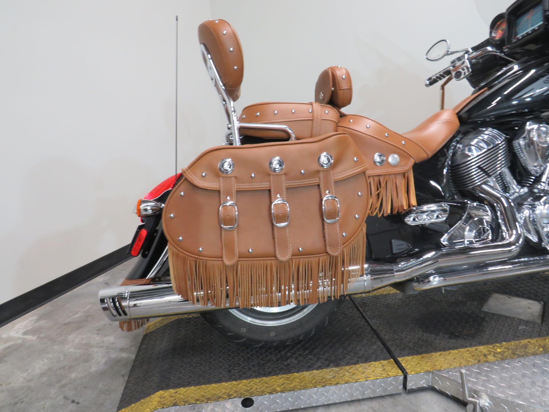 2017 Indian Chieftain® in Fort Worth, Texas - Photo 10