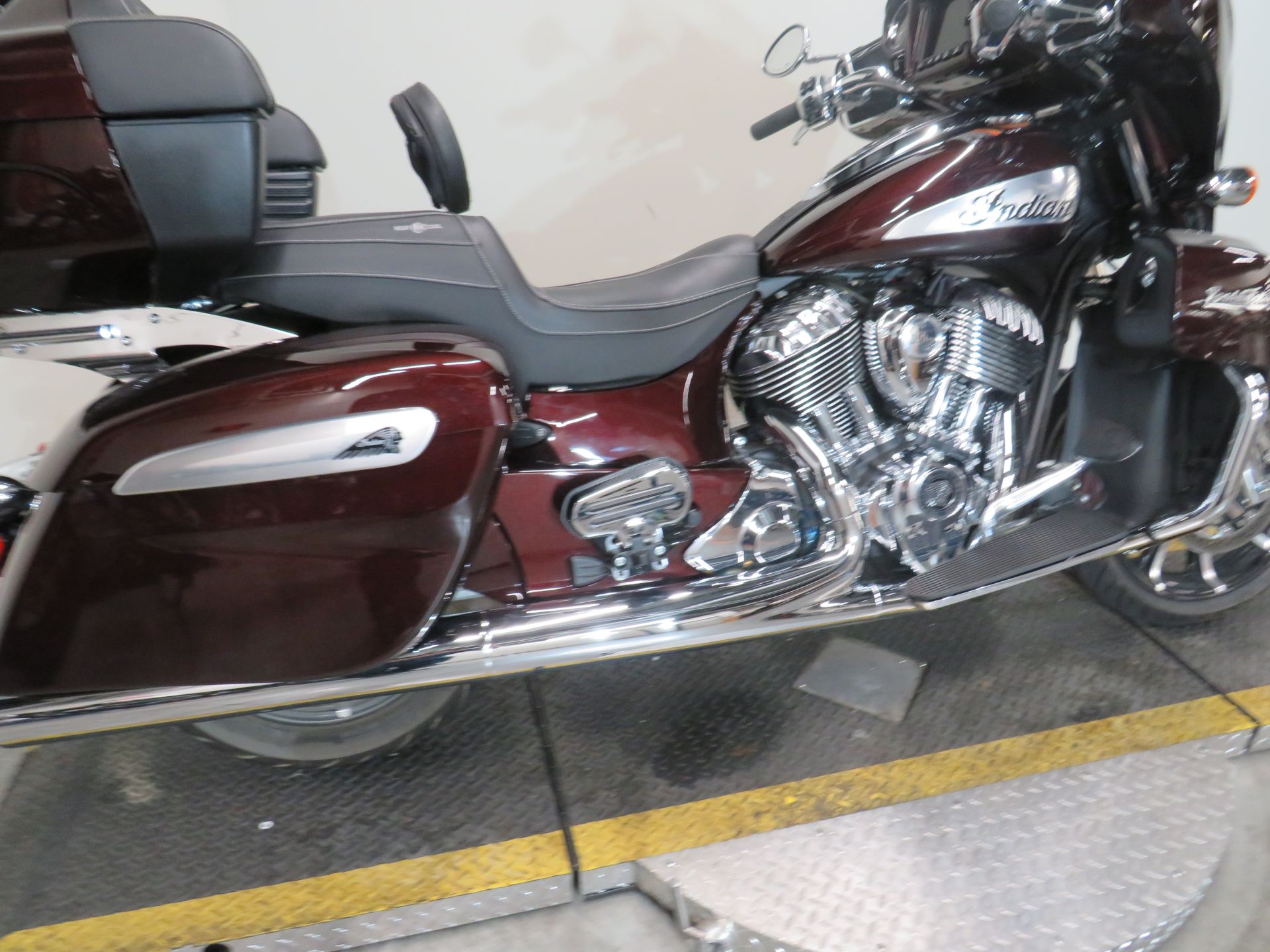 2022 Indian Roadmaster® Limited in Fort Worth, Texas - Photo 4