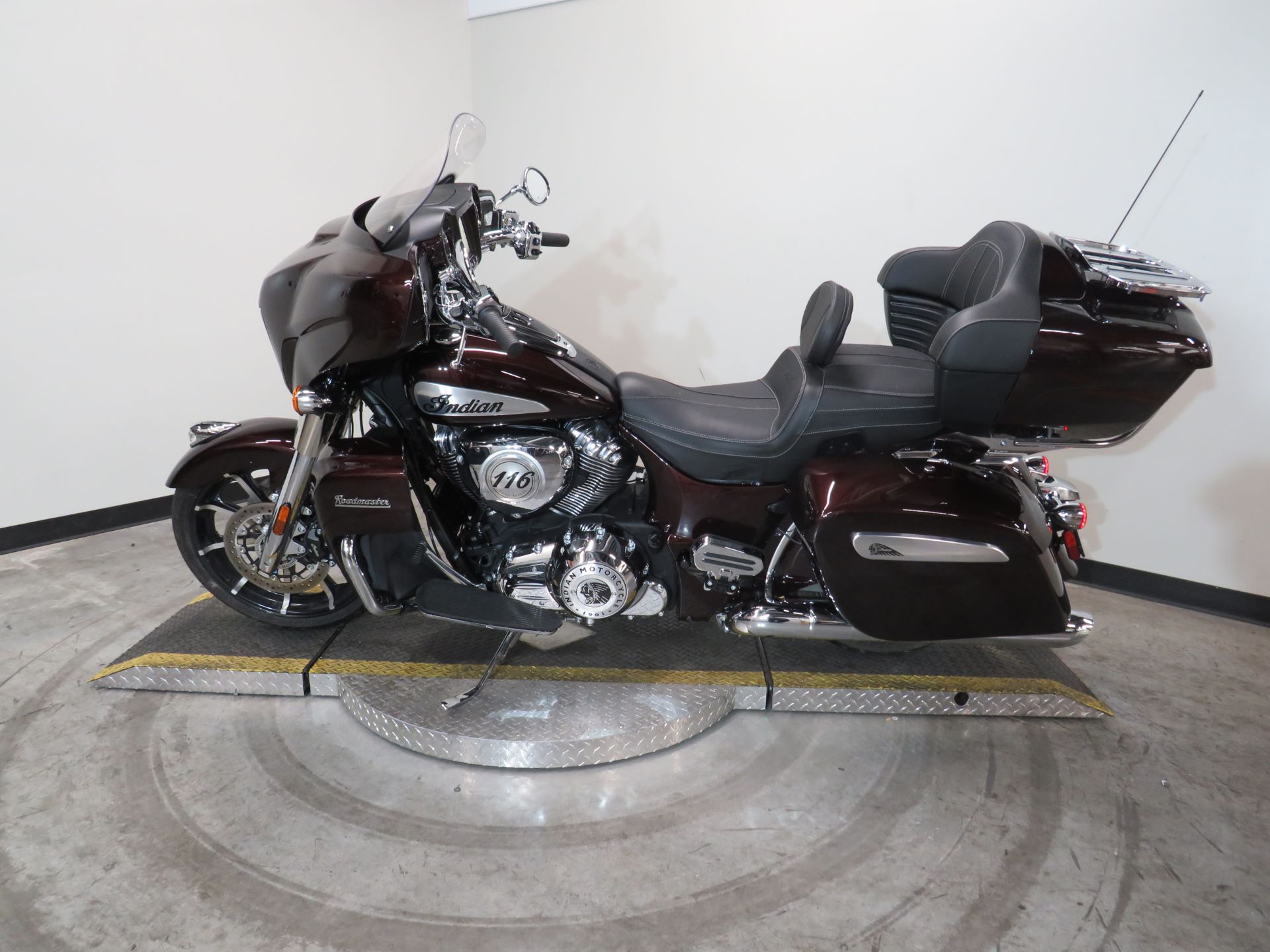 2022 Indian Roadmaster® Limited in Fort Worth, Texas - Photo 9