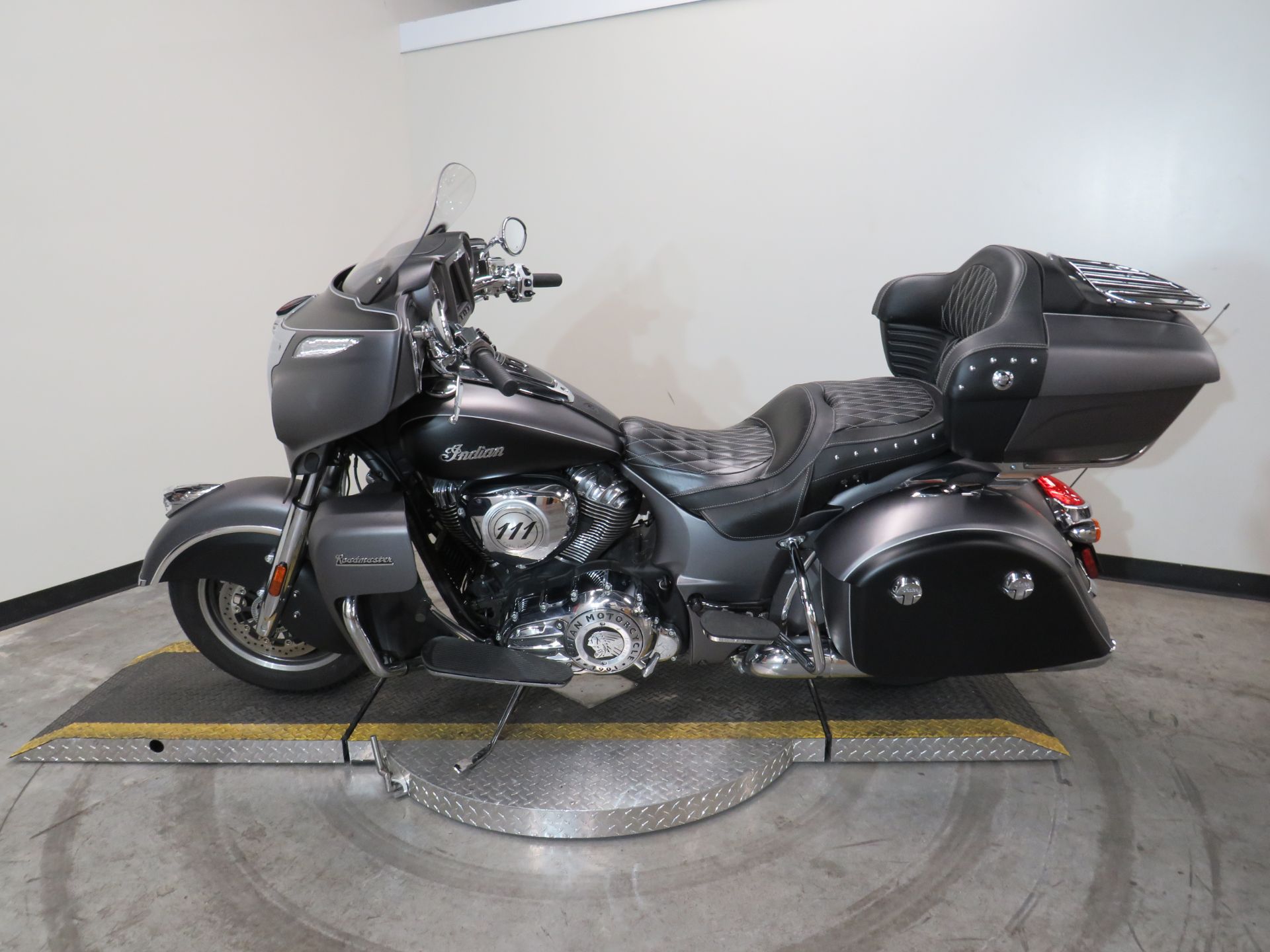2019 Indian Roadmaster® ABS in Fort Worth, Texas - Photo 13