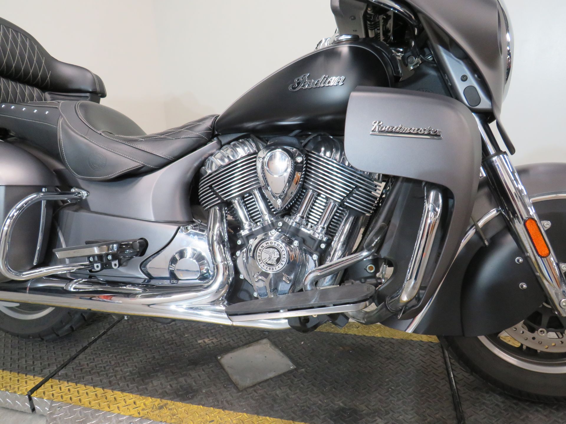 2019 Indian Roadmaster® ABS in Fort Worth, Texas - Photo 15