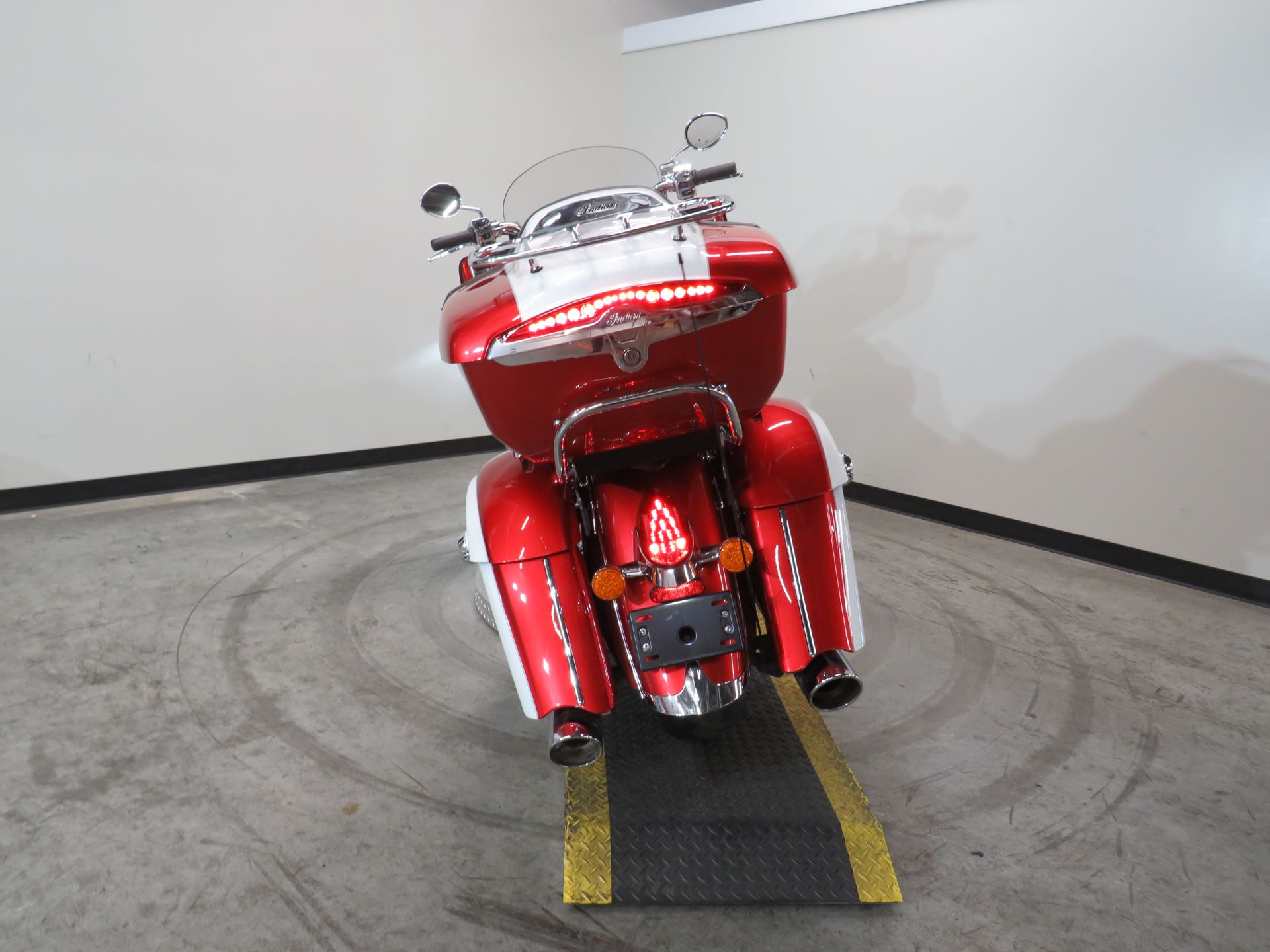 2019 Indian Roadmaster® Icon Series in Fort Worth, Texas - Photo 16
