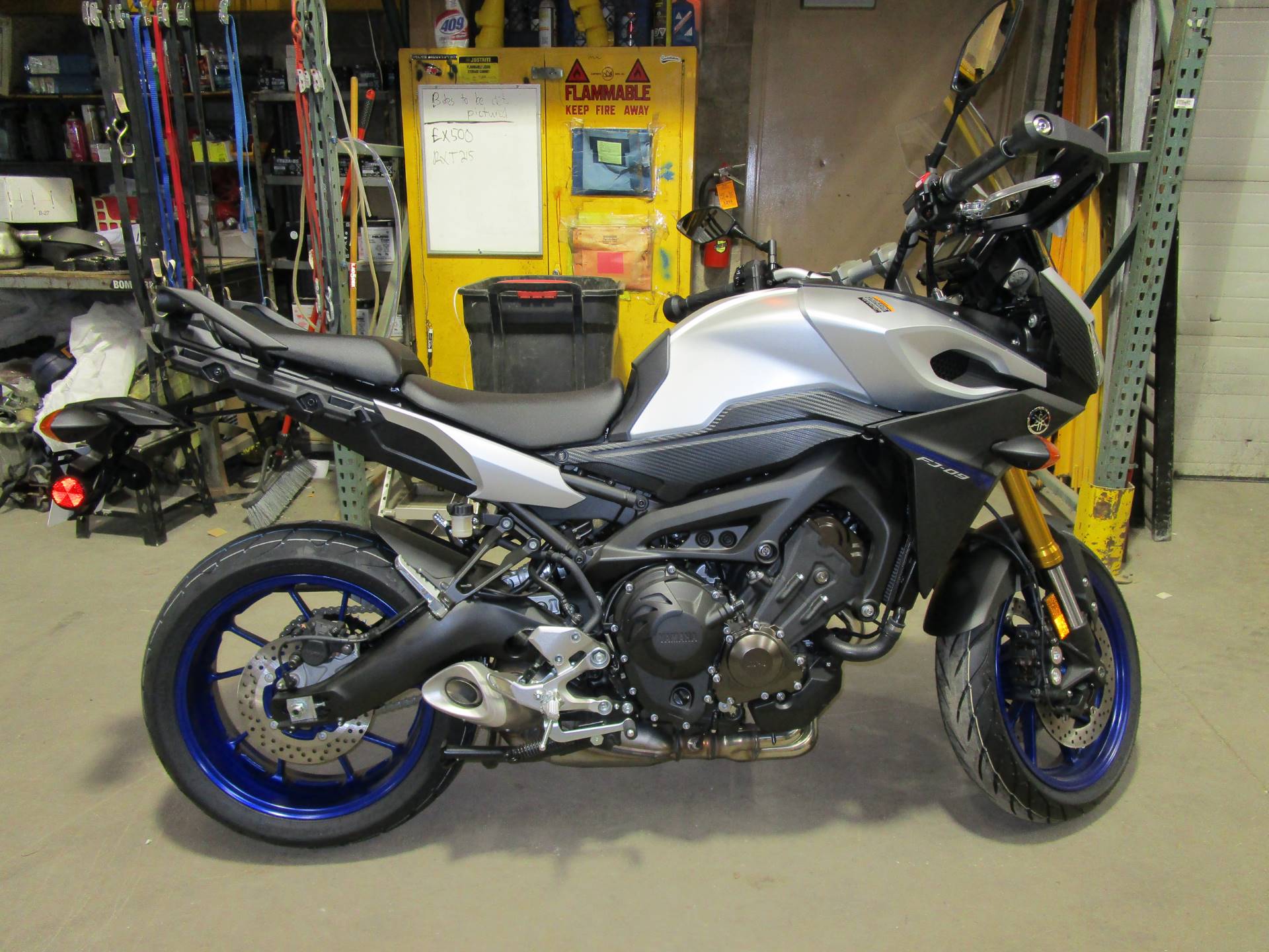 new-2016-yamaha-fj-09-motorcycles-in-brookfield-wi