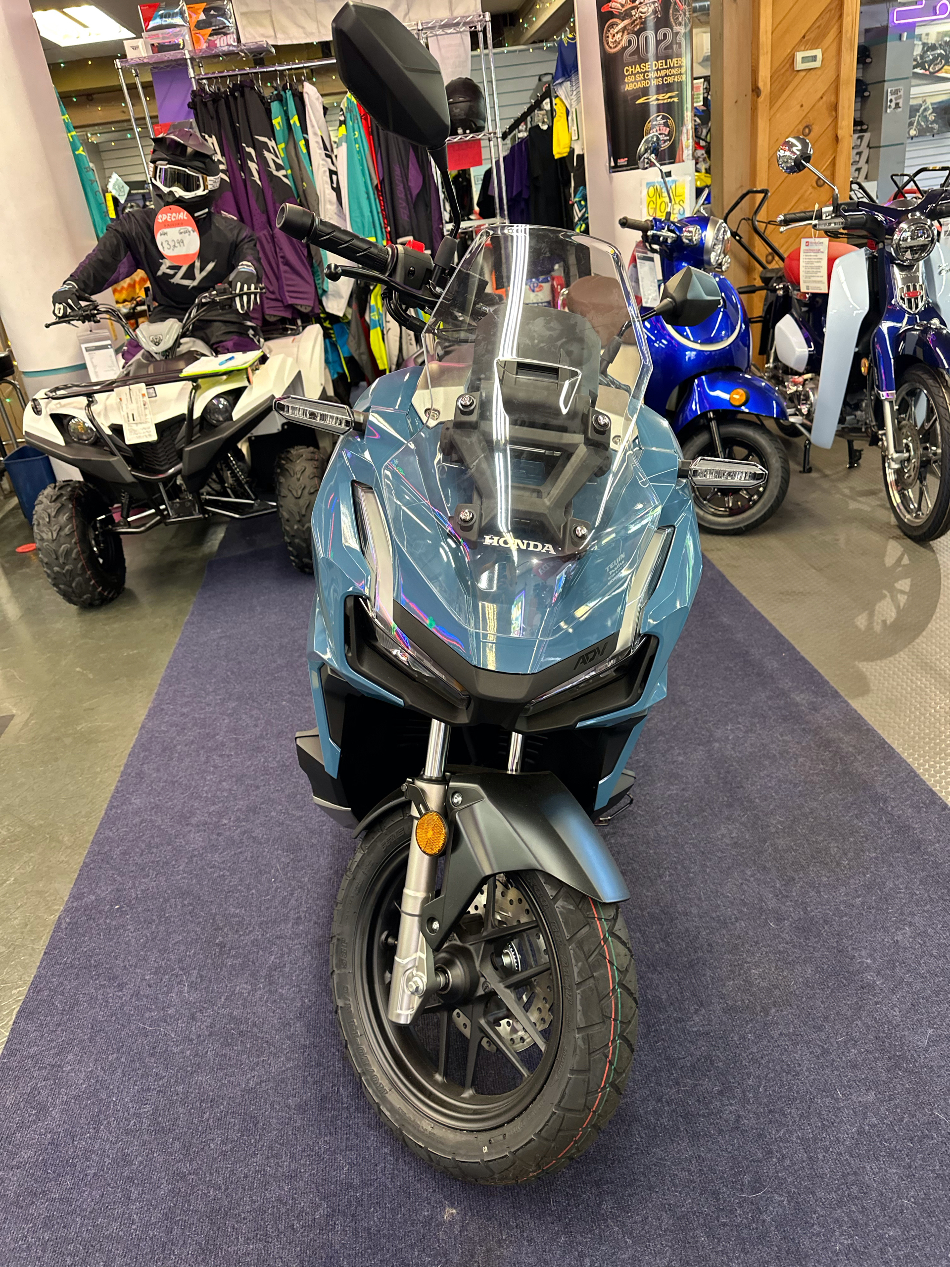 2025 Honda ADV160 in Phillipston, Massachusetts - Photo 4