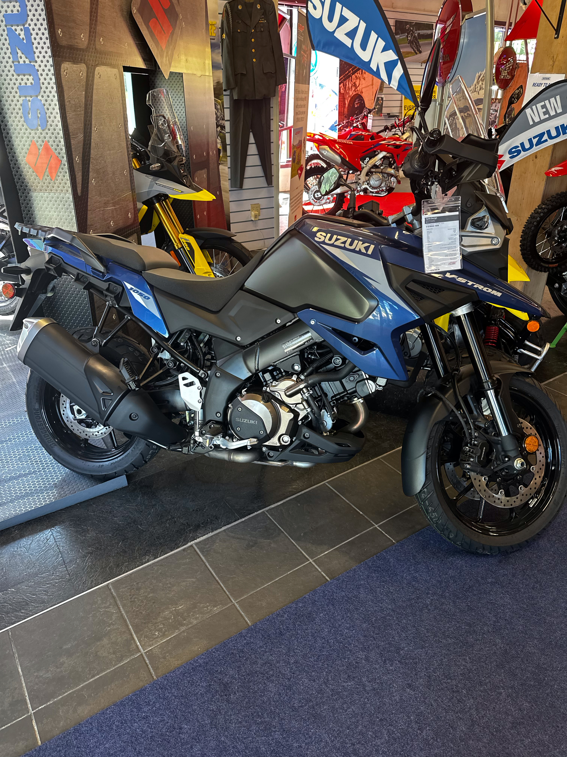 2023 Suzuki V-Strom 1050 in Phillipston, Massachusetts - Photo 1