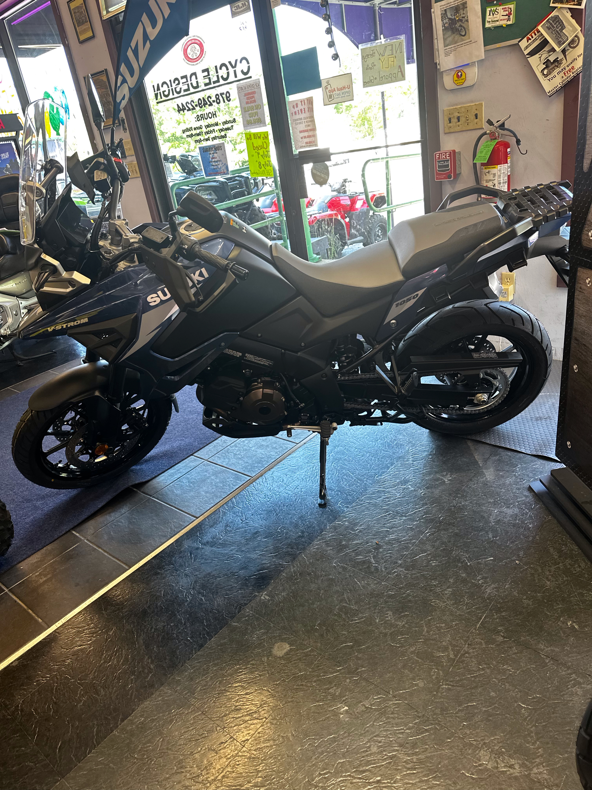 2023 Suzuki V-Strom 1050 in Phillipston, Massachusetts - Photo 5