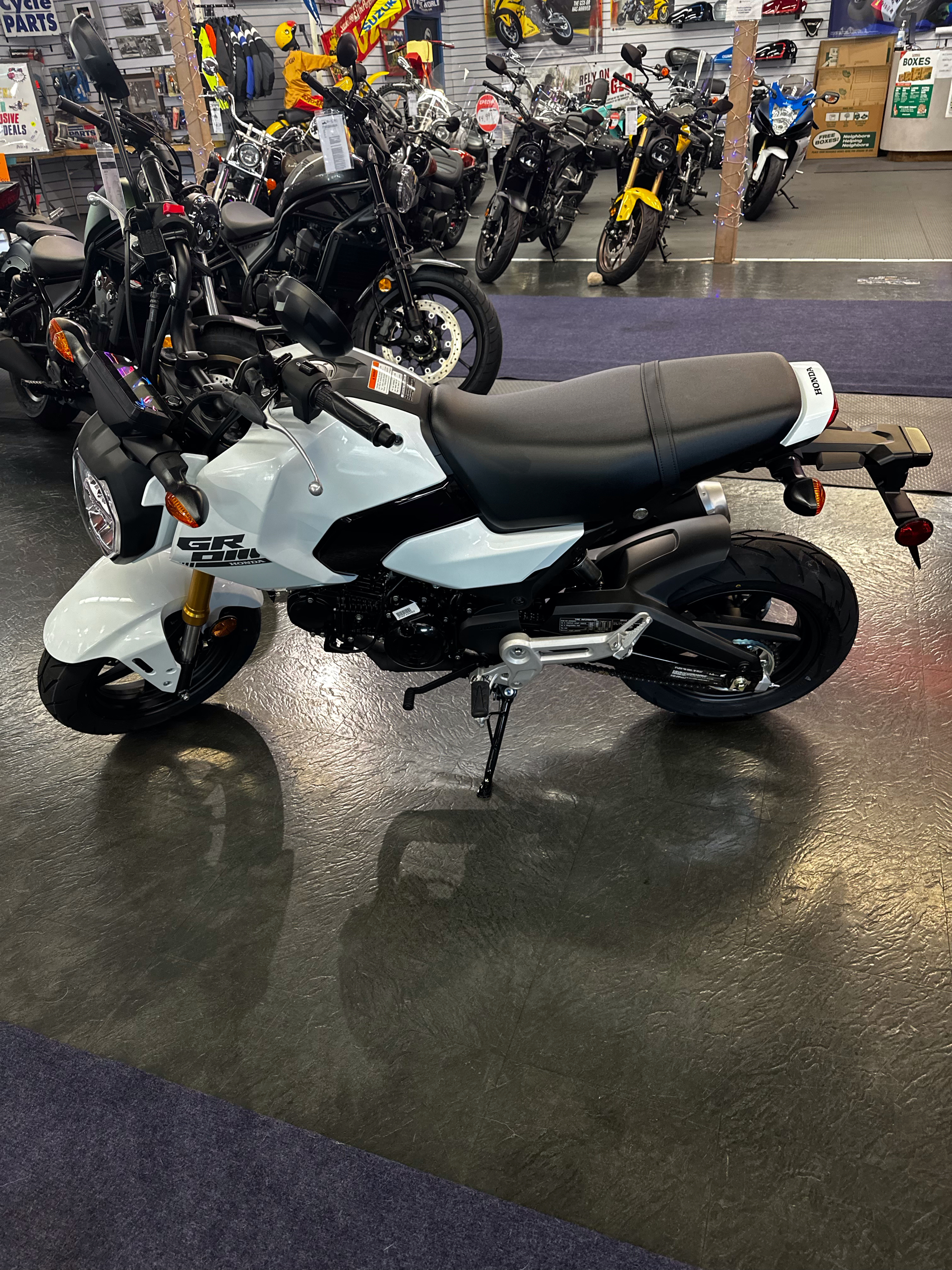 2025 Honda Grom ABS in Phillipston, Massachusetts - Photo 3