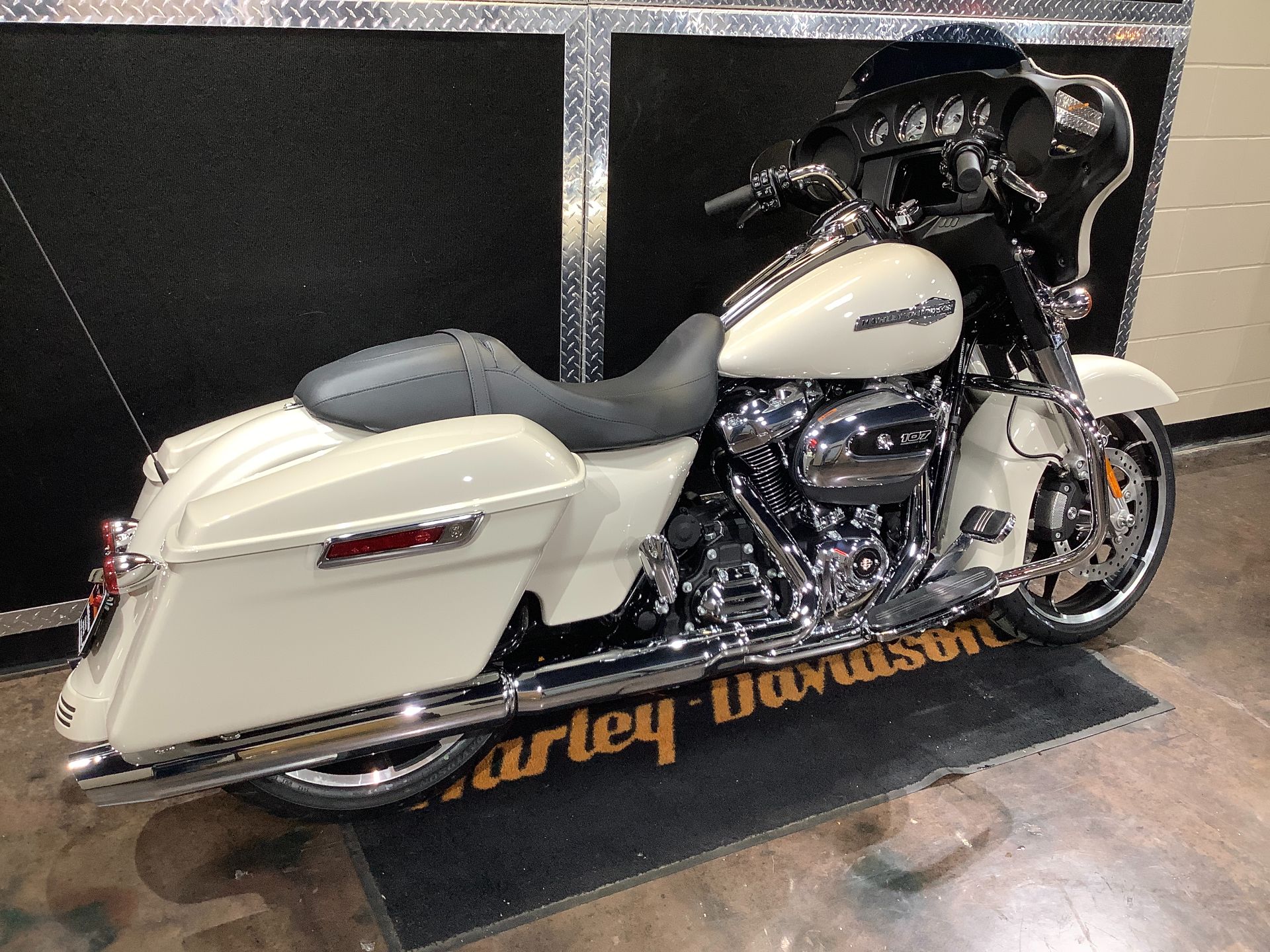 2022 Harley-Davidson Street Glide® in Burlington, Iowa - Photo 15