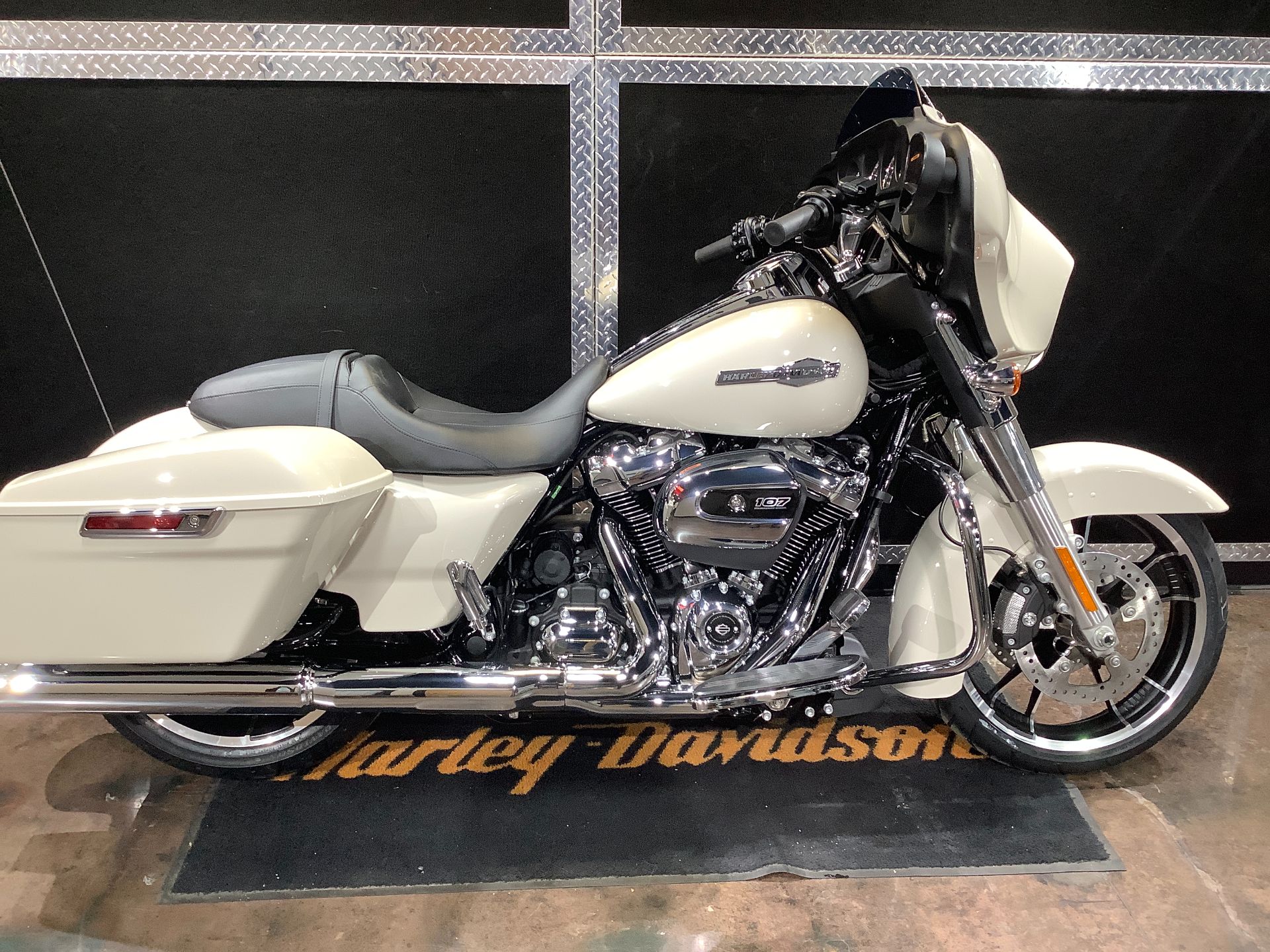 2022 Harley-Davidson Street Glide® in Burlington, Iowa - Photo 16