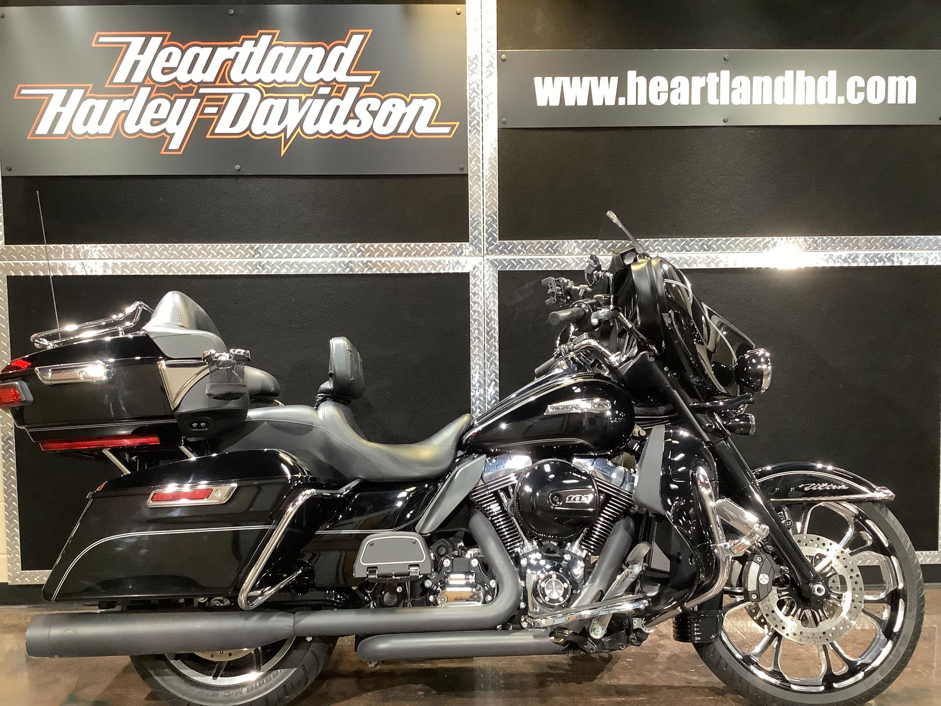 2016 Harley-Davidson Electra Glide® Ultra Classic® in Burlington, Iowa - Photo 1