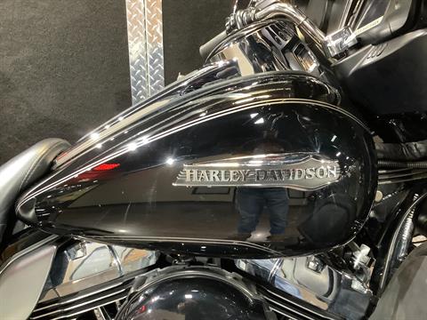 2016 Harley-Davidson Electra Glide® Ultra Classic® in Burlington, Iowa - Photo 8