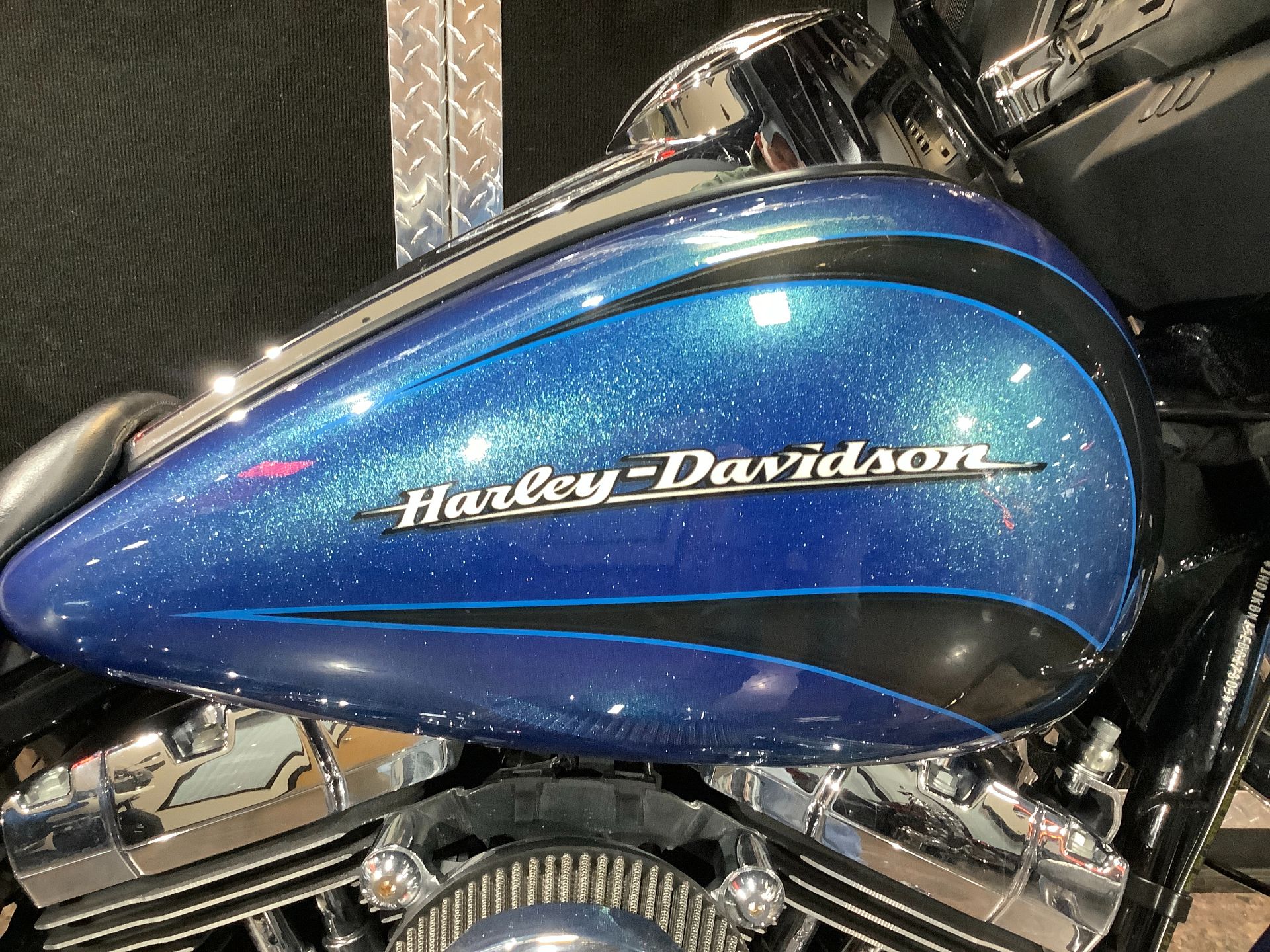 2014 Harley-Davidson Street Glide® in Burlington, Iowa - Photo 8