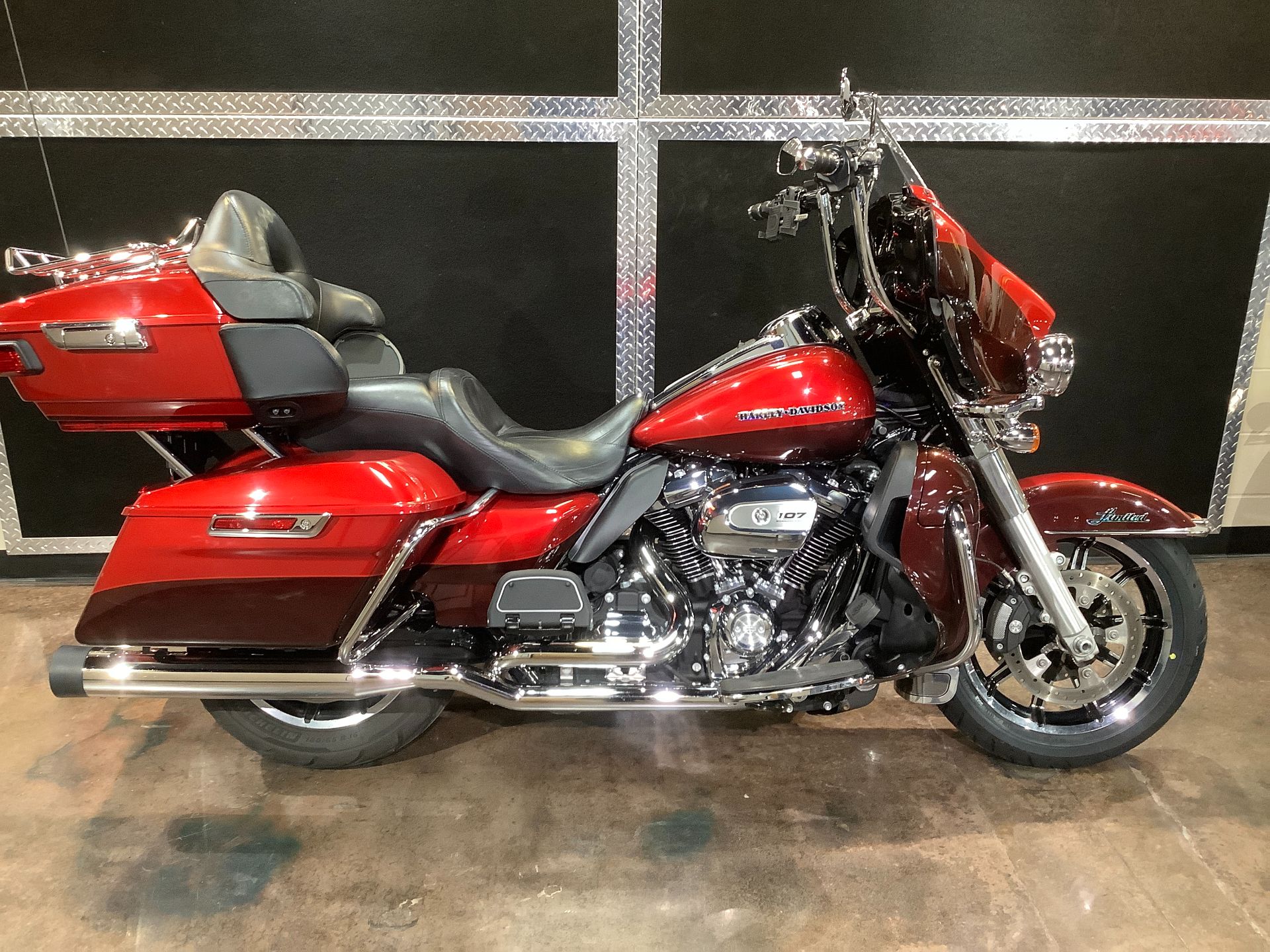 2018 Harley-Davidson Ultra Limited in Burlington, Iowa - Photo 2