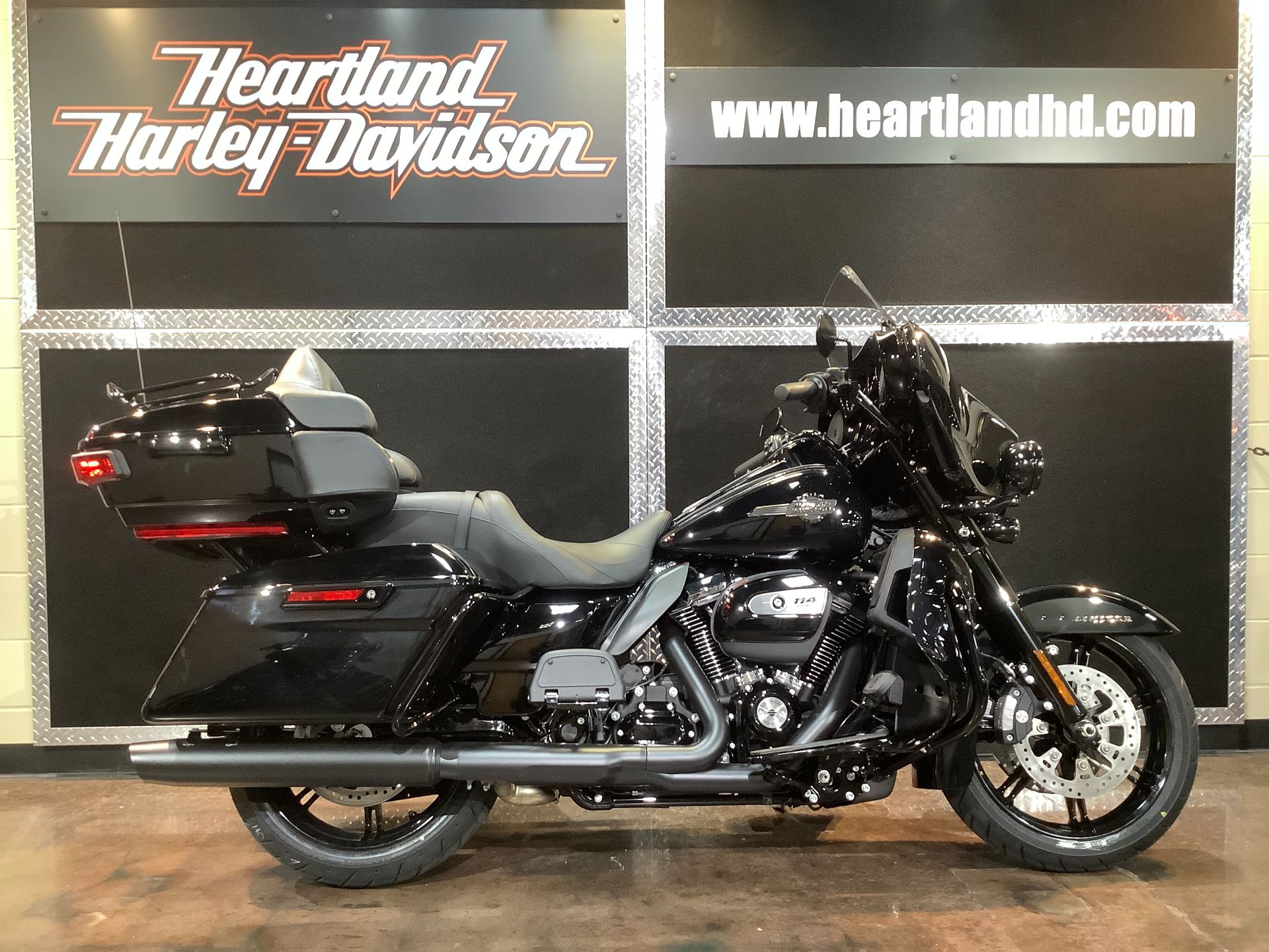 2024 Harley-Davidson Ultra Limited in Burlington, Iowa - Photo 1