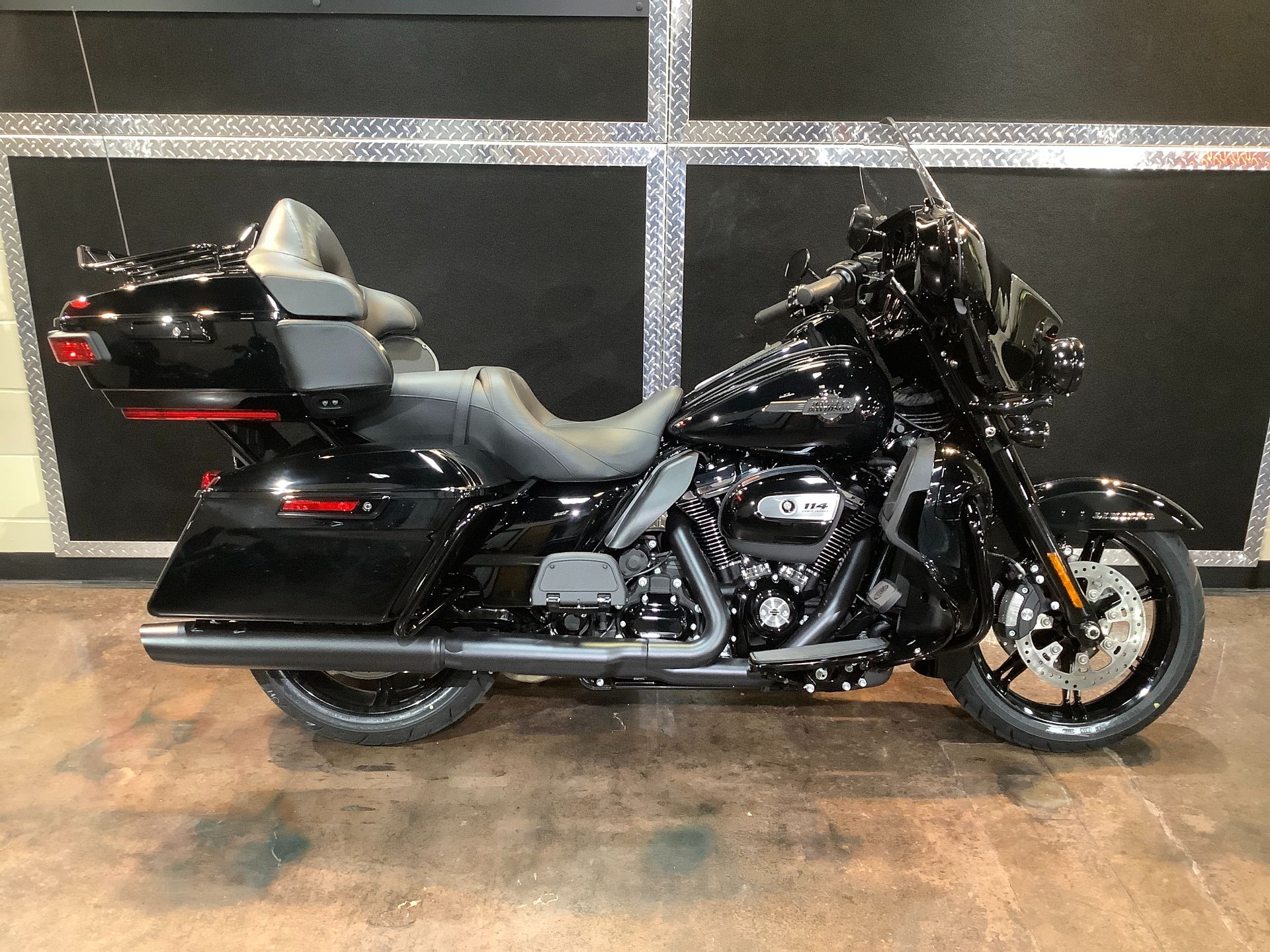 2024 Harley-Davidson Ultra Limited in Burlington, Iowa - Photo 2