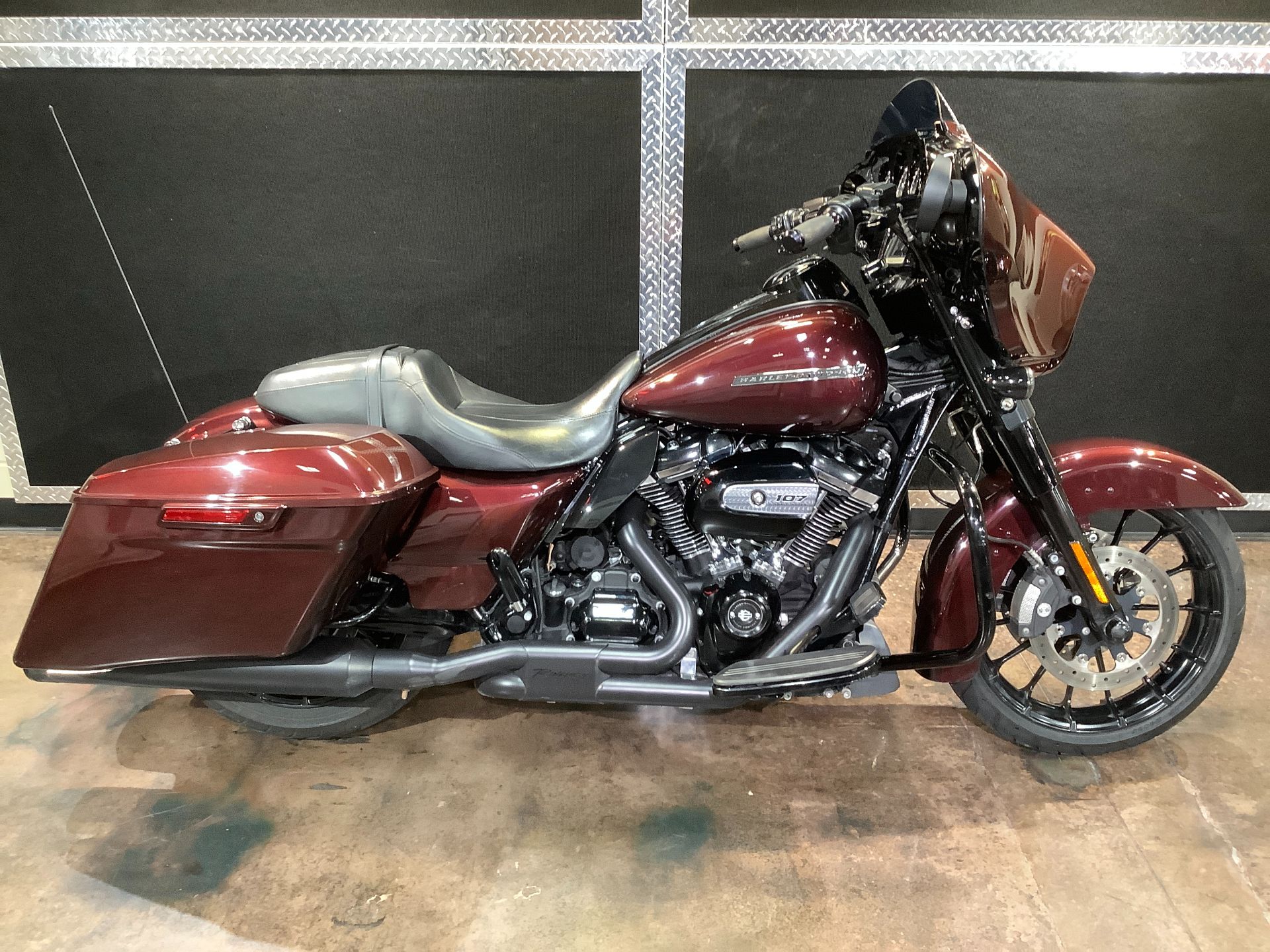 2018 Harley-Davidson Street Glide® Special in Burlington, Iowa - Photo 2