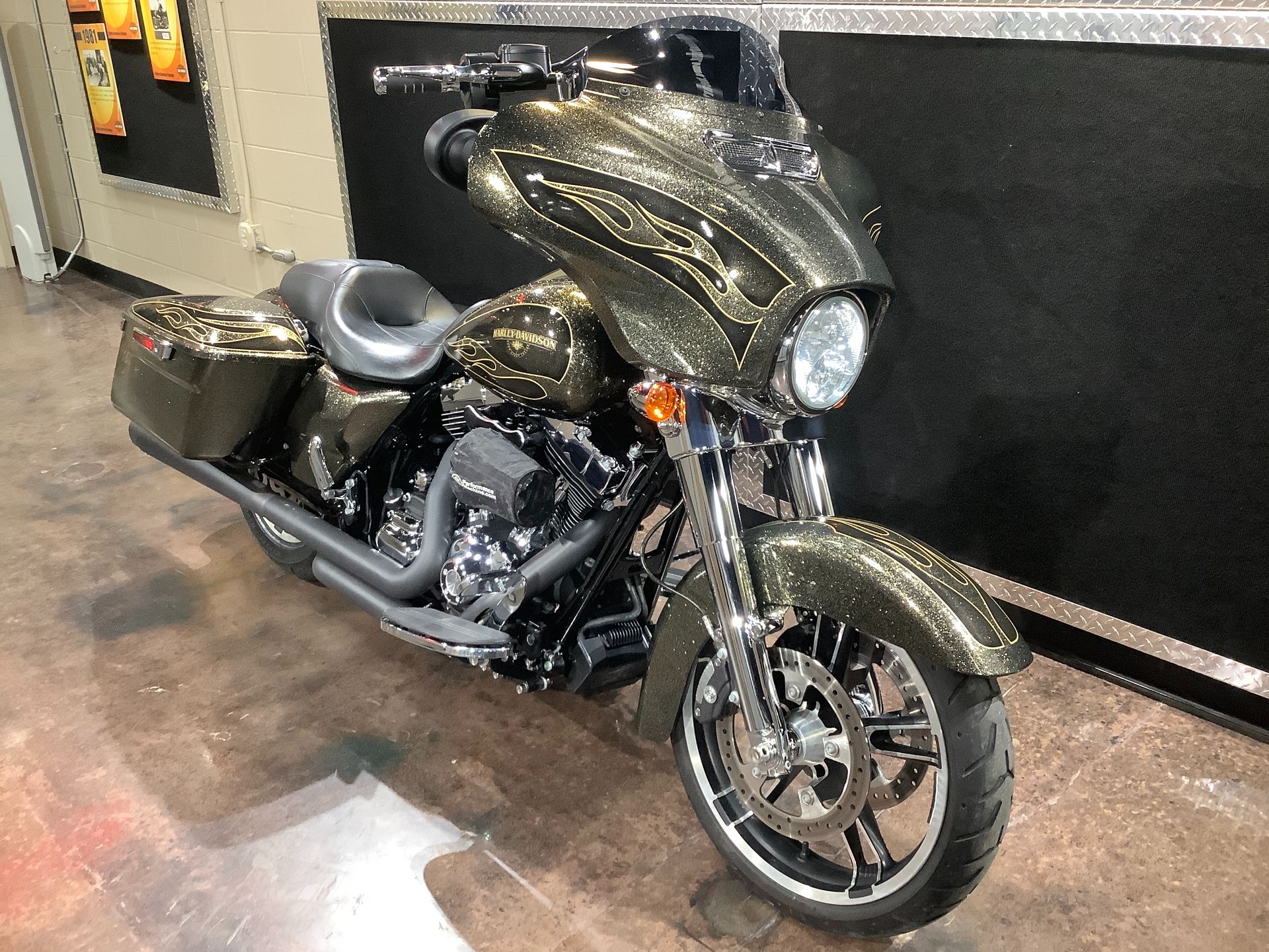 2016 Harley-Davidson Street Glide® Special in Burlington, Iowa - Photo 4