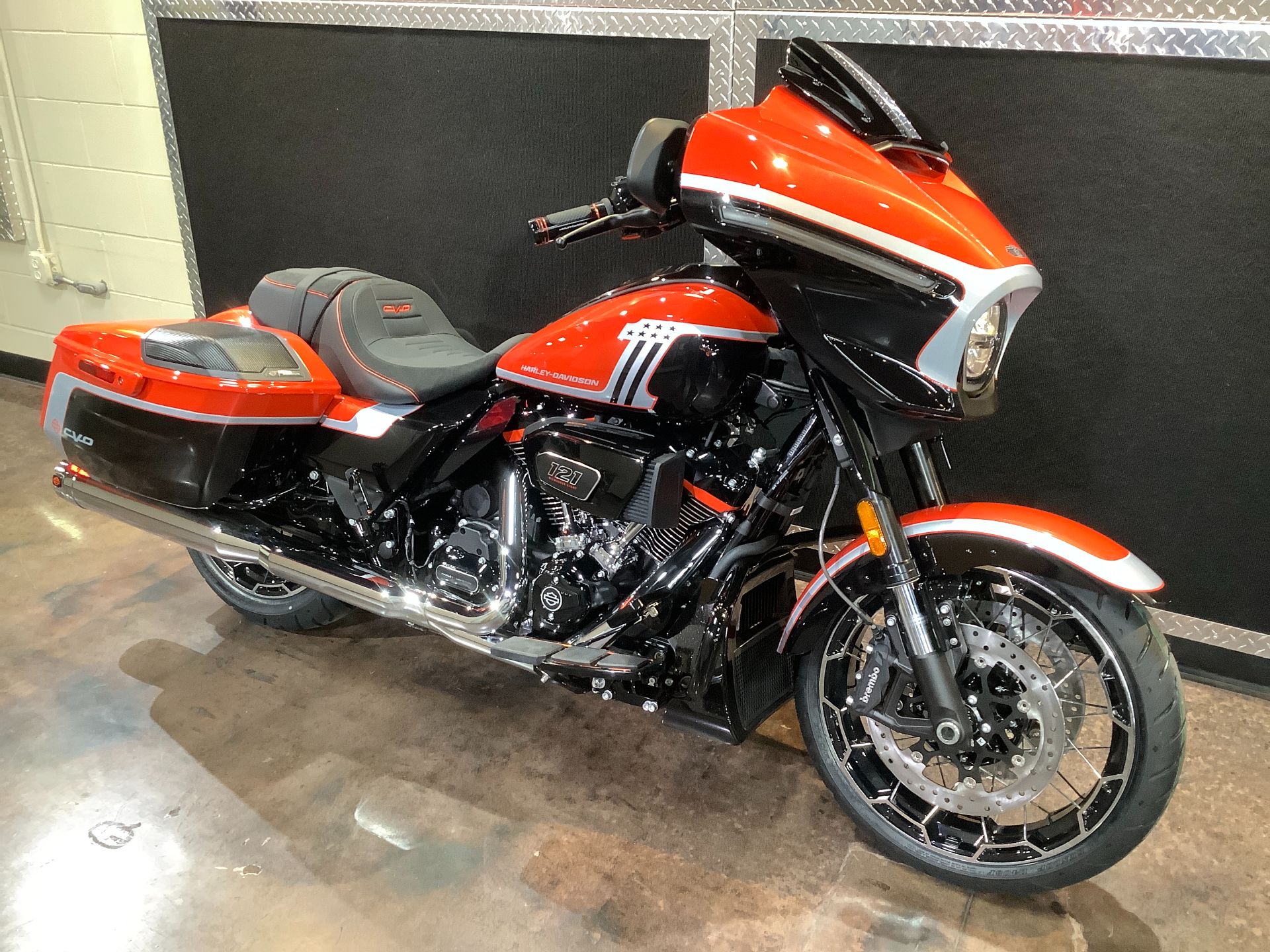 2024 Harley-Davidson CVO™ Street Glide® in Burlington, Iowa - Photo 3
