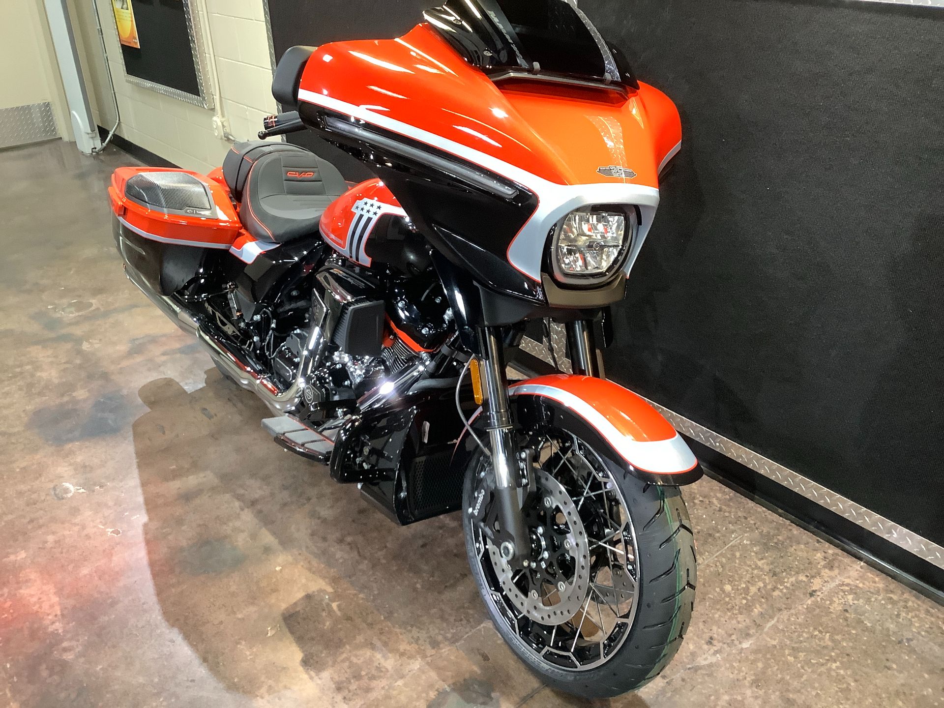 2024 Harley-Davidson CVO™ Street Glide® in Burlington, Iowa - Photo 4