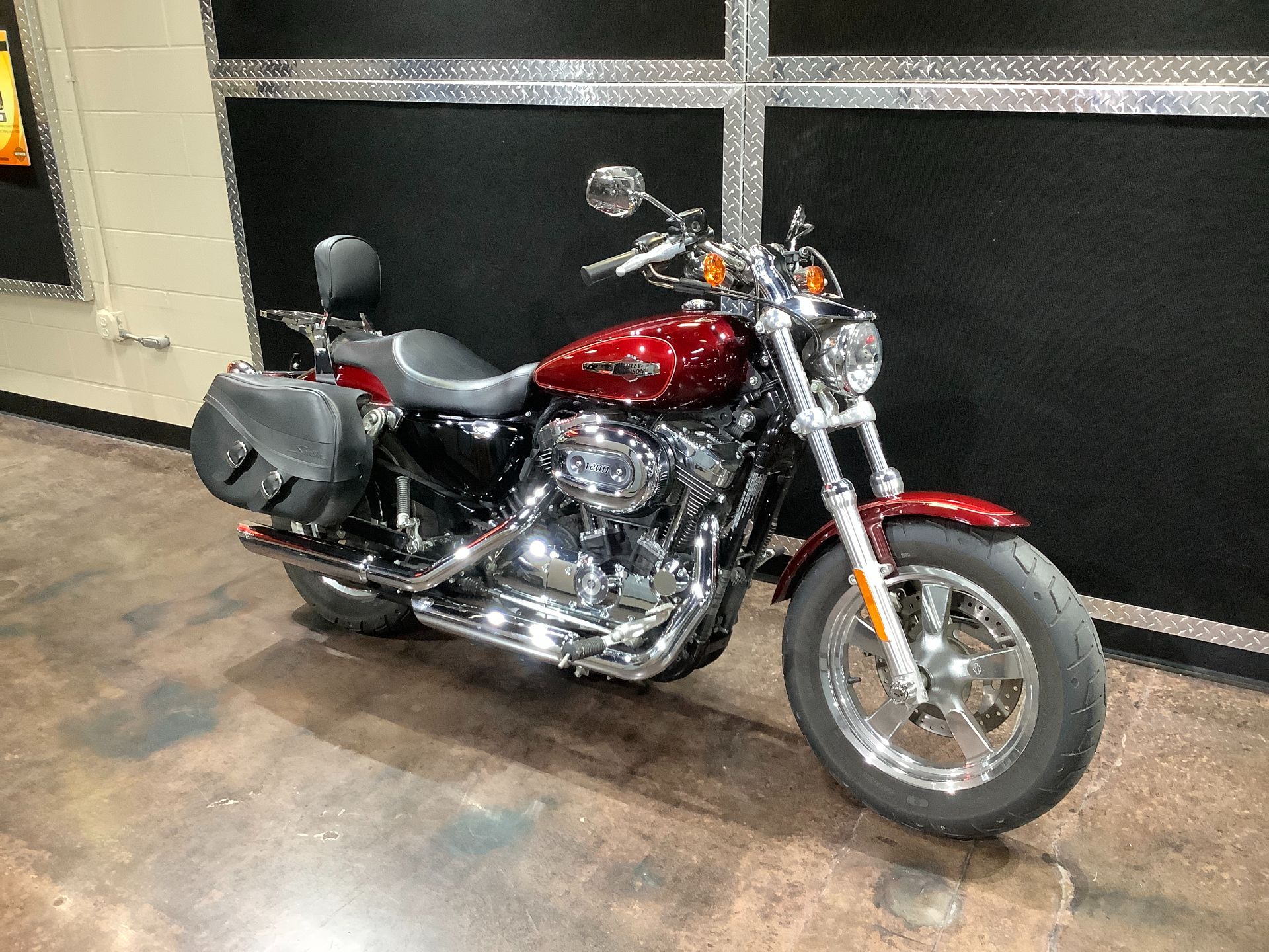2016 Harley-Davidson 1200 Custom in Burlington, Iowa - Photo 3