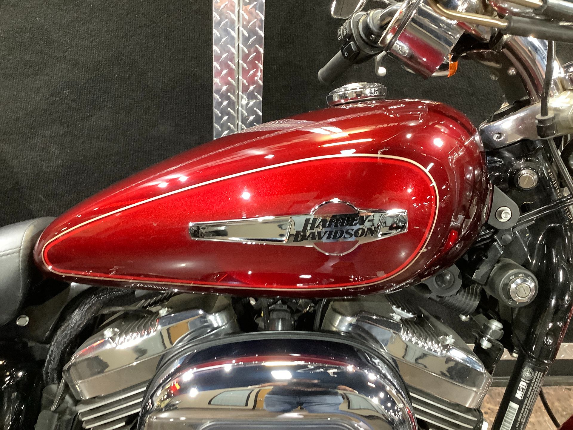 2016 Harley-Davidson 1200 Custom in Burlington, Iowa - Photo 8