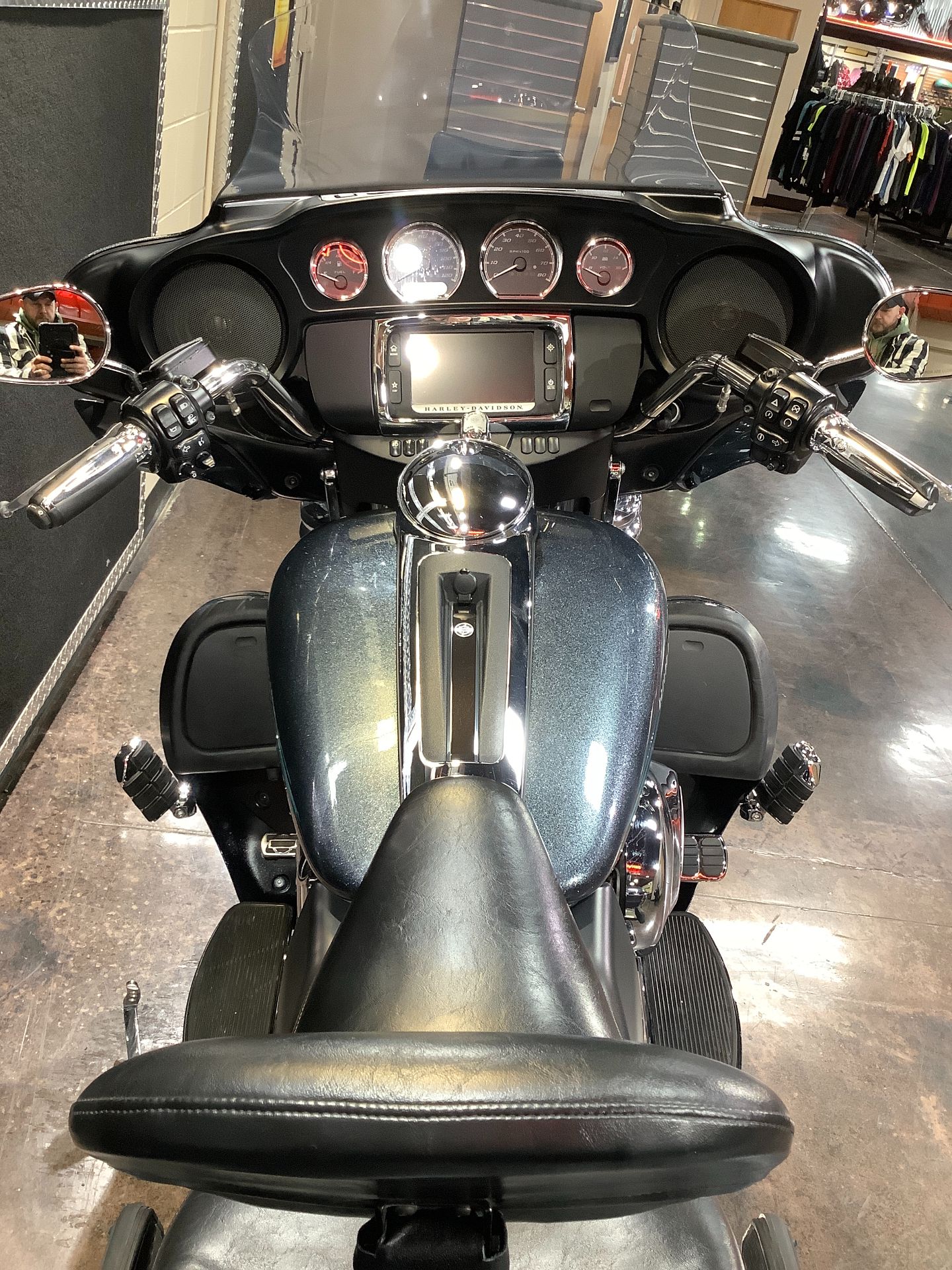 2015 Harley-Davidson Electra Glide® Ultra Classic® Low in Burlington, Iowa - Photo 12