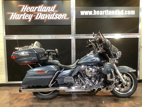 2015 Harley-Davidson Electra Glide® Ultra Classic® Low in Burlington, Iowa