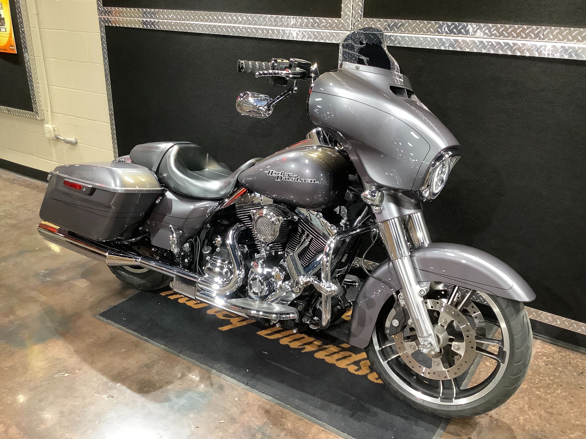 2015 Harley-Davidson Street Glide® Special in Burlington, Iowa - Photo 3