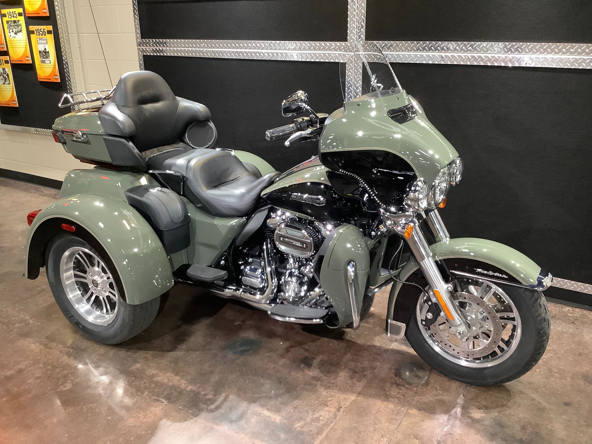 2021 Harley-Davidson Tri Glide® Ultra in Burlington, Iowa - Photo 2
