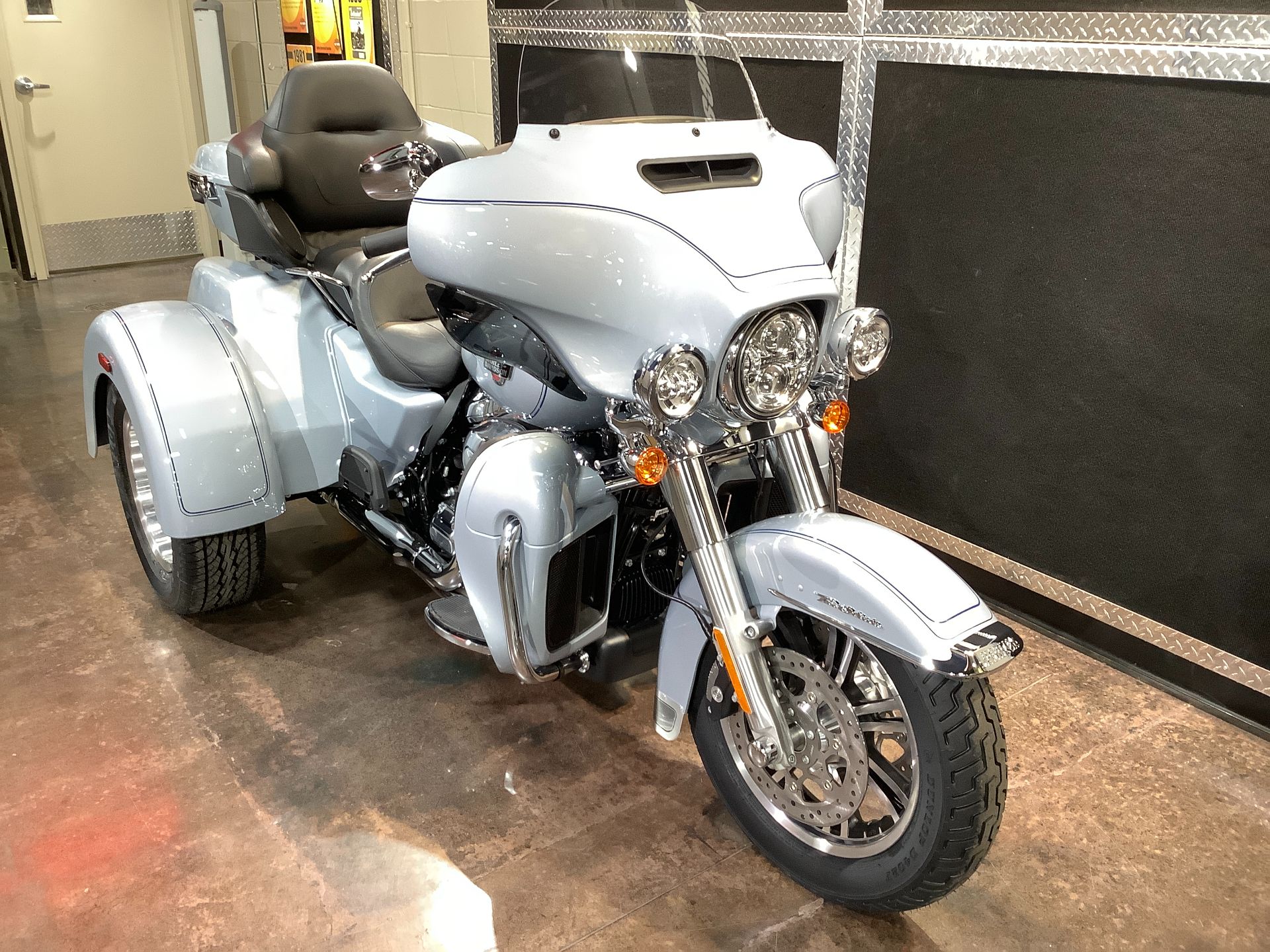 2023 Harley-Davidson Tri Glide® Ultra in Burlington, Iowa - Photo 4